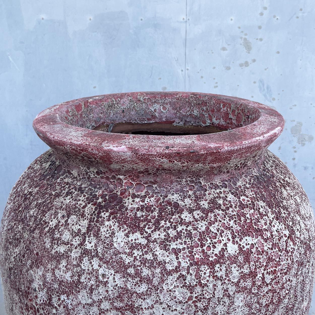  Vintage Ceramic Planter with Red and White Speckled Finish | AUP057 