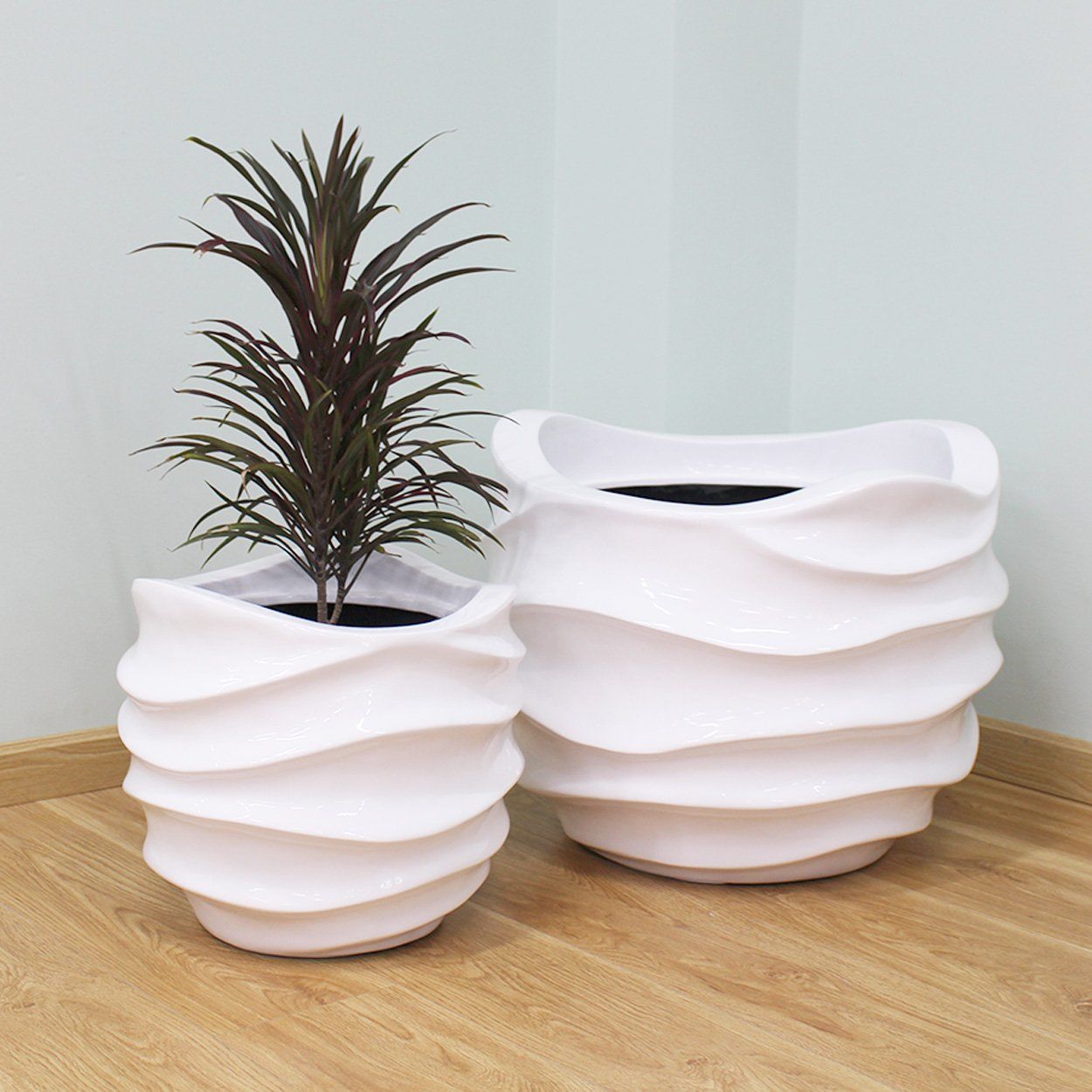  White Round With Wavy Pattern Pots Planter | AUFS109 