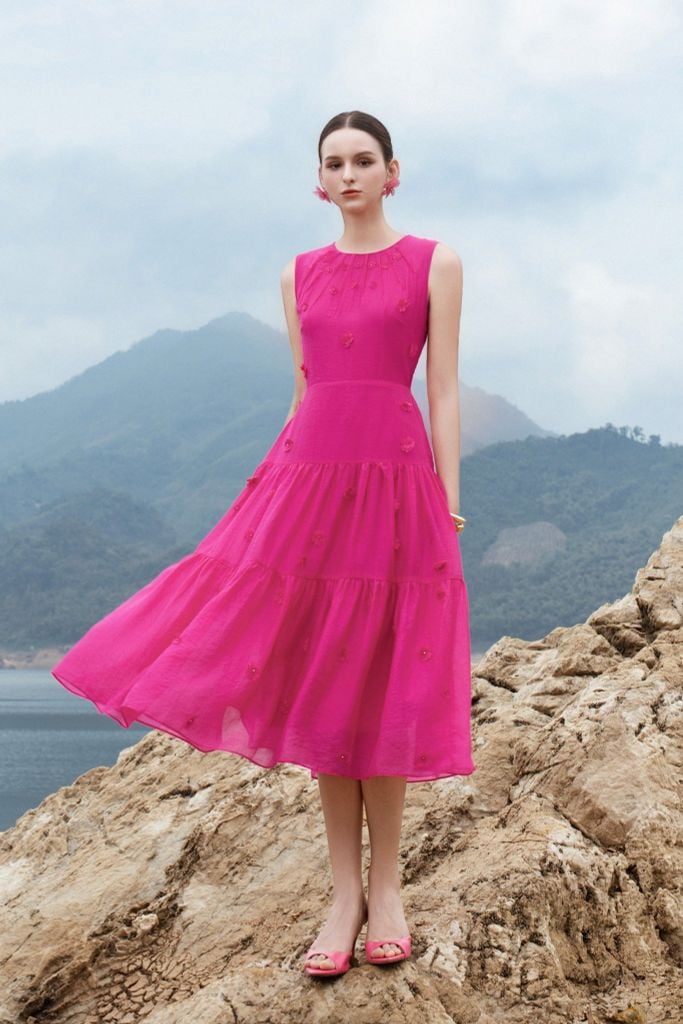 ĐẦM MAXI HỒNG ĐÍNH HOA NỔI D00152