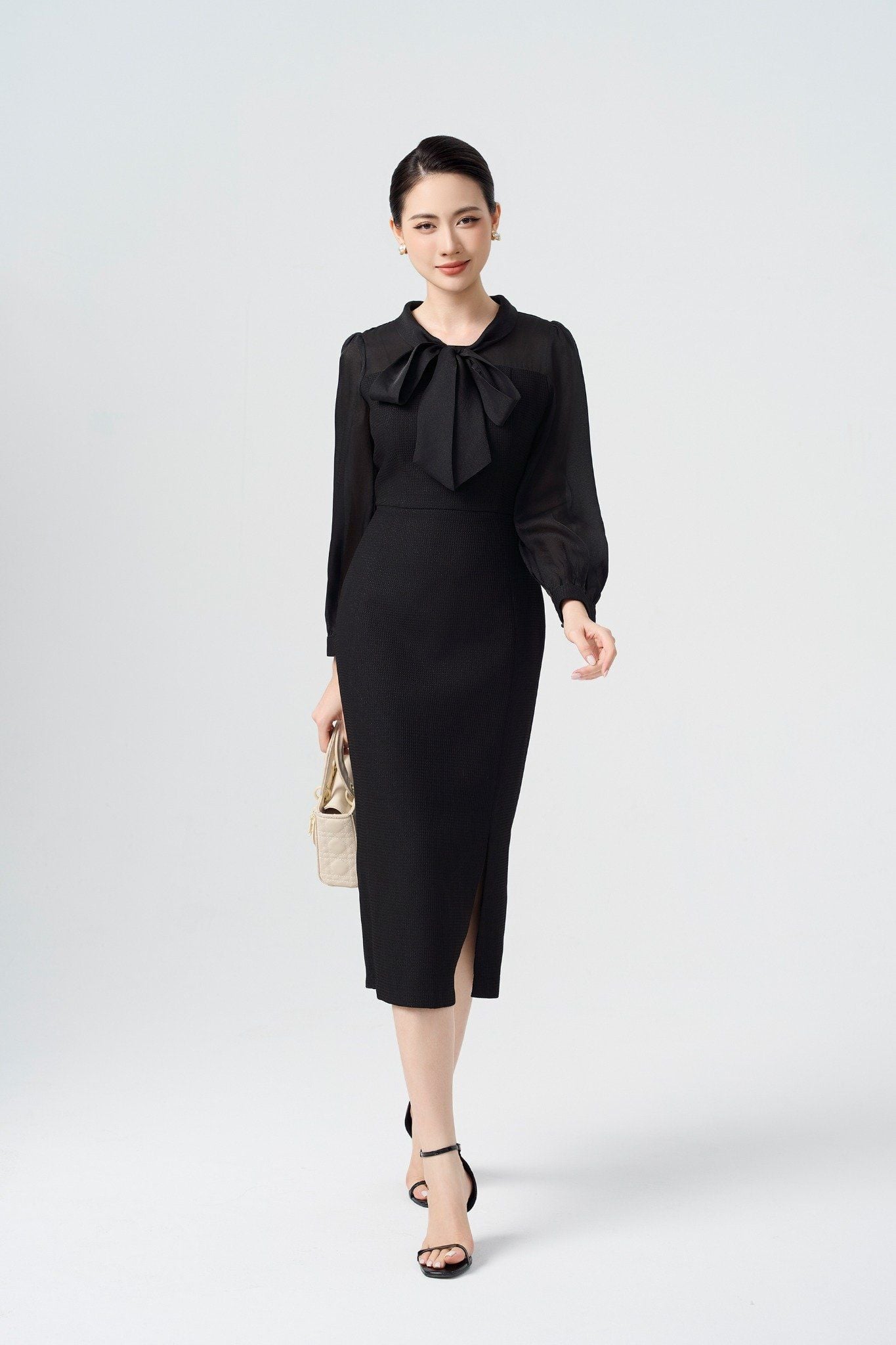 ĐẦM ĐEN CỔ NƠ D10382