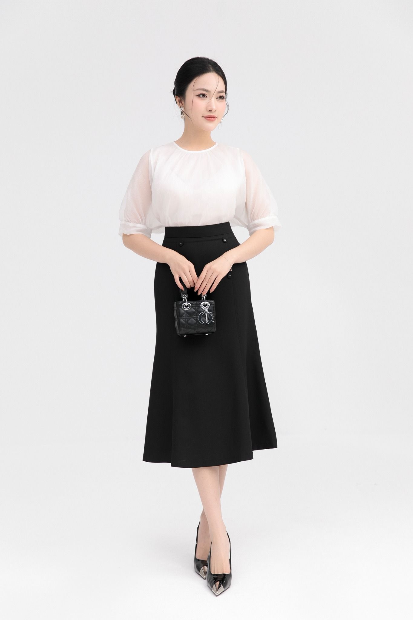 SƠ MI TRẮNG TAY BỒNG SM13772