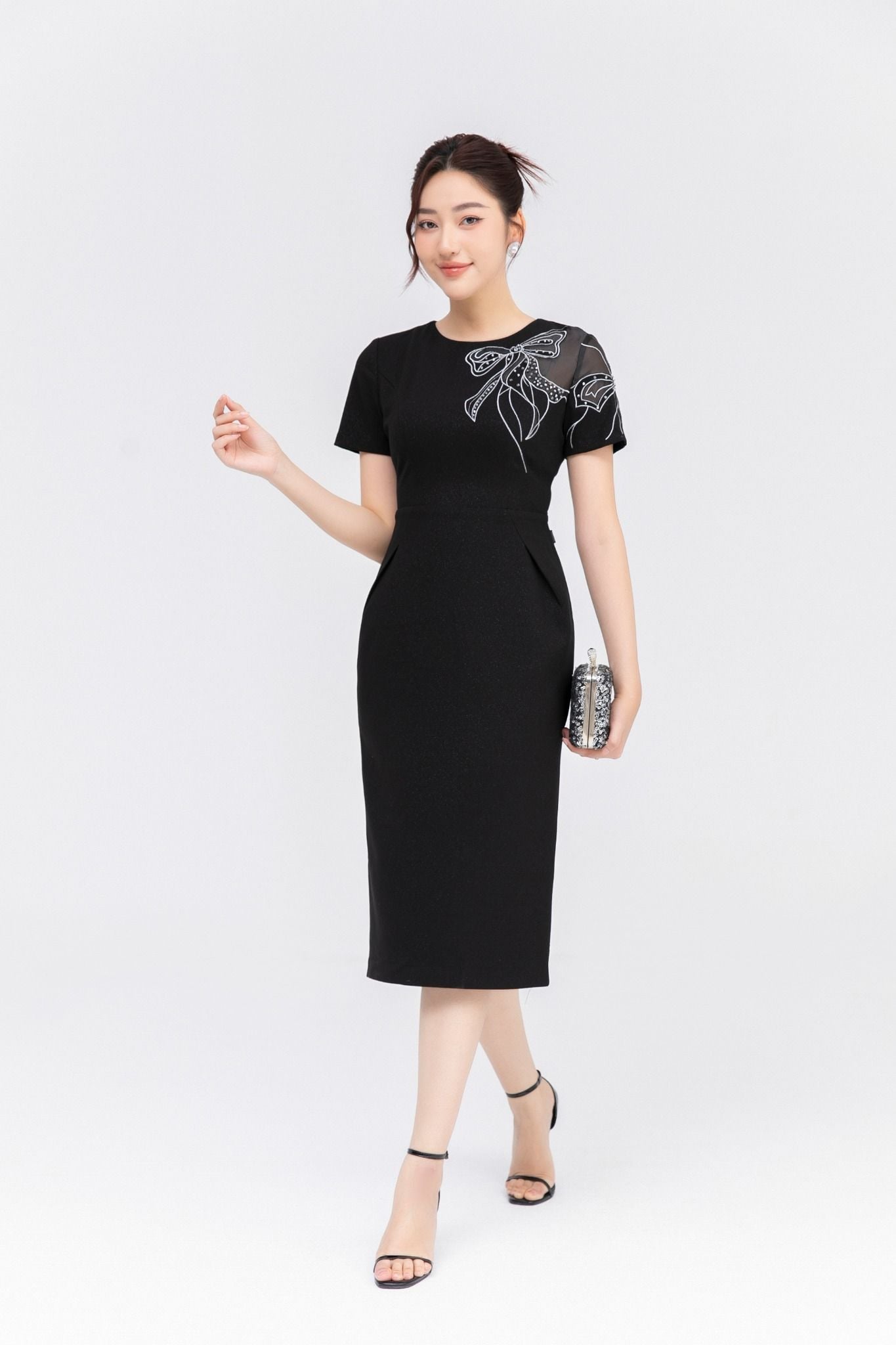 ĐẦM ÔM ĐEN ĐÍNH CƯỜM D08492