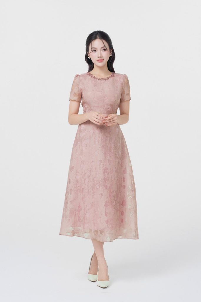 ĐẦM HỒNG CỔ ĐÍNH CƯỜM D02552