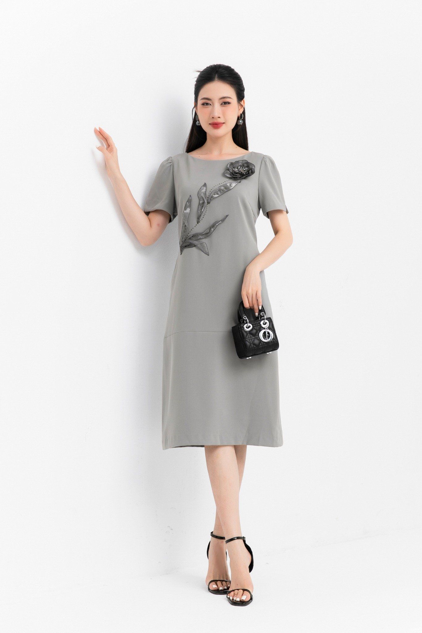 ĐẦM SUÔNG ĐÍNH HOA NỔI D03762