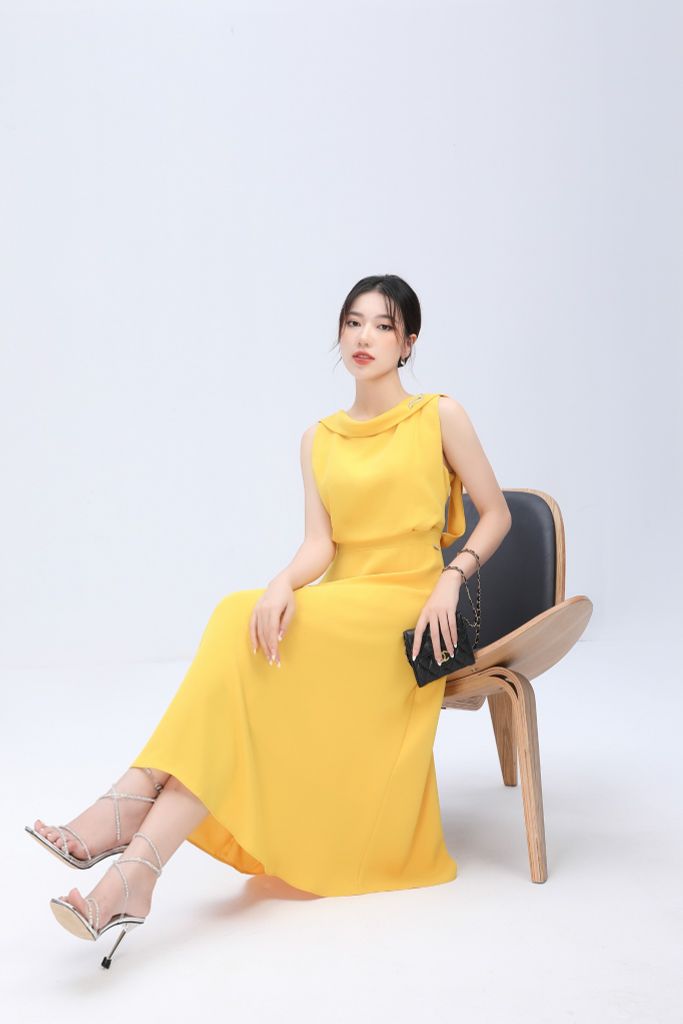 ĐẦM MIDI KHÔNG TAY D18602