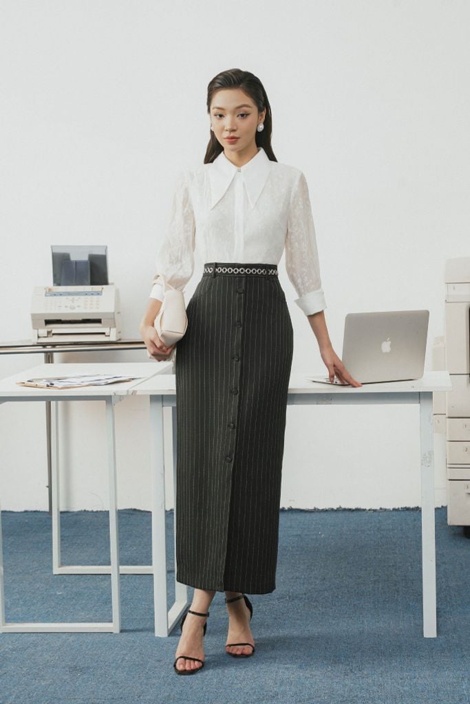 SƠ MI TRẮNG CỔ NHỌN SM16472