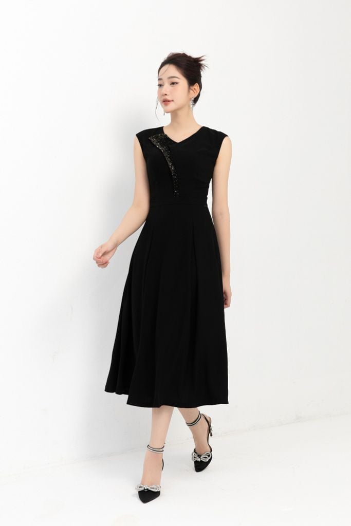 ĐẦM ĐEN ĐÍNH CƯỜM D04732