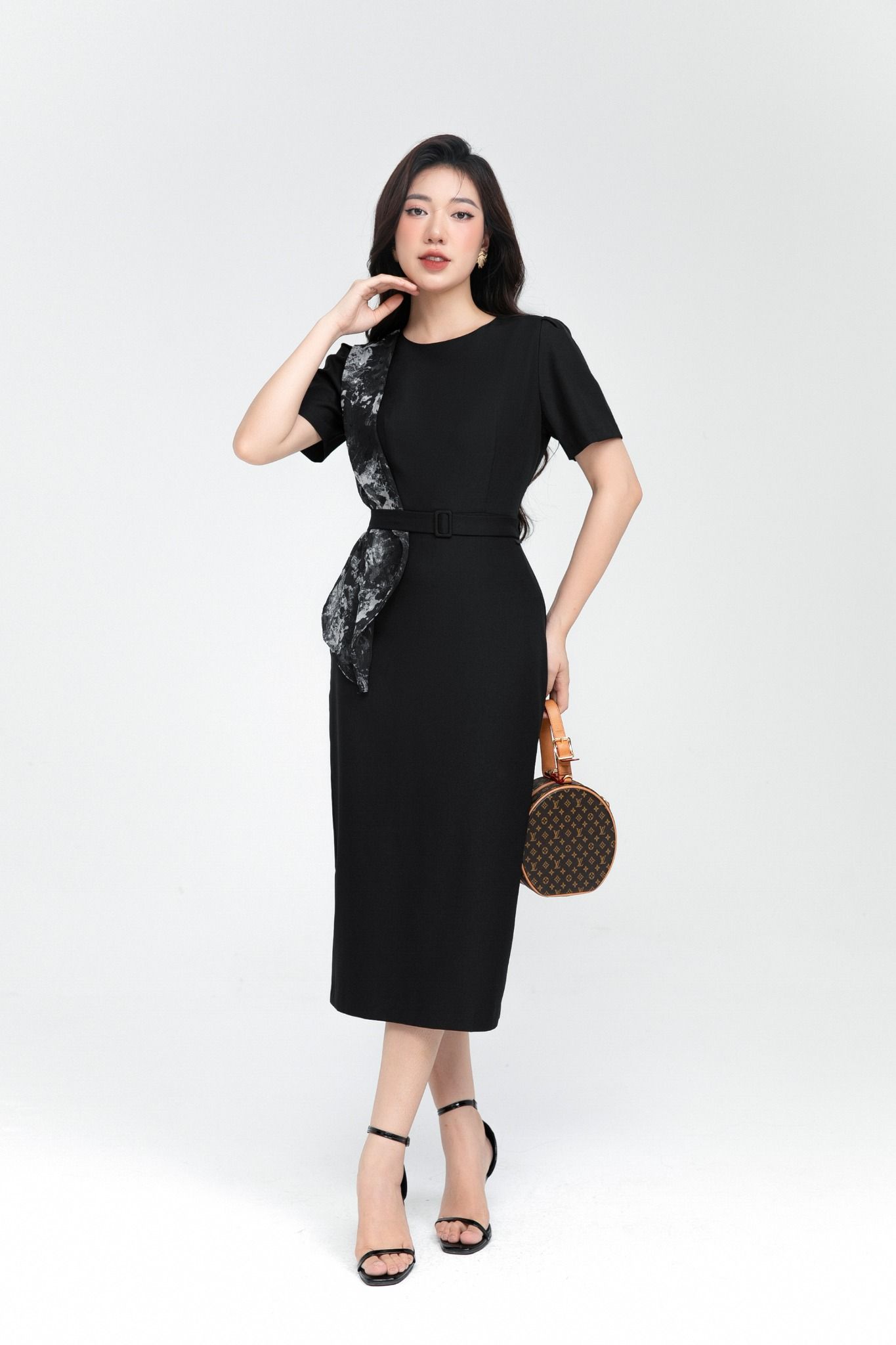 ĐẦM ÔM ĐEN D02992