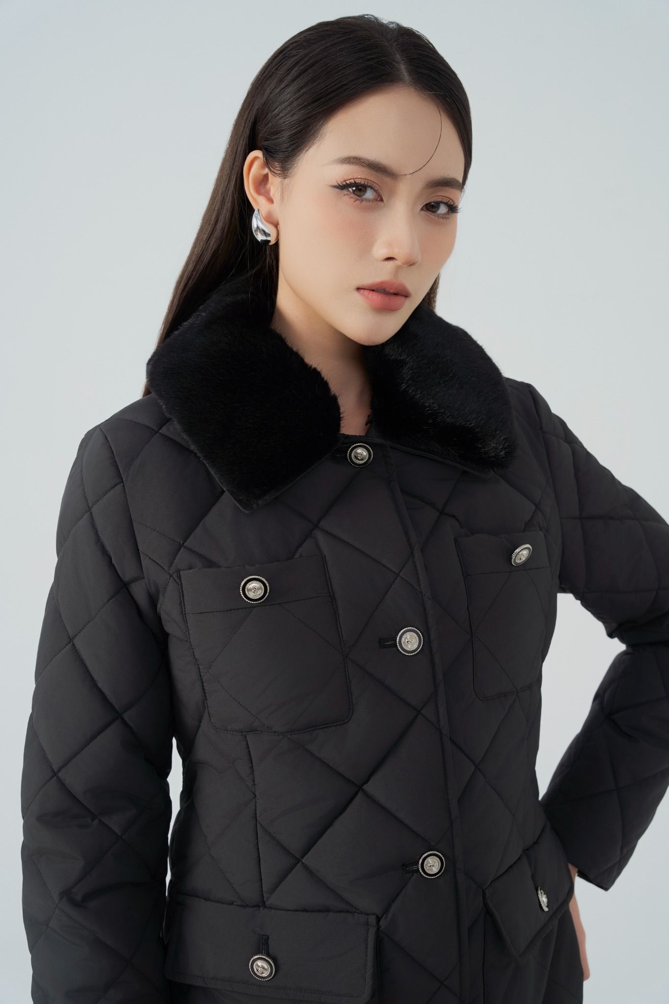 ÁO PHAO ĐEN CỔ LÔNG AK66082