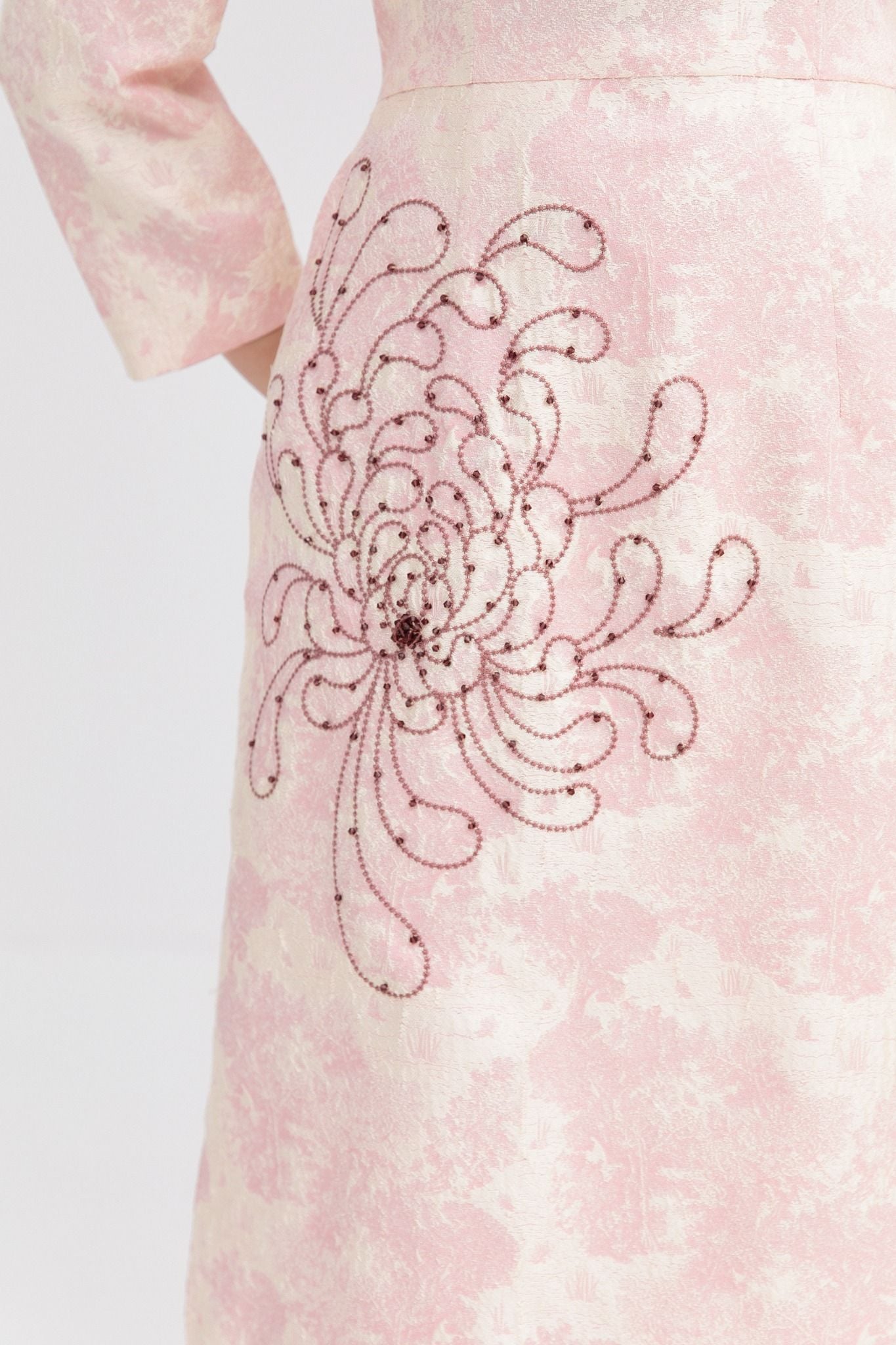 ÁO DÀI GẤM ĐÍNH CƯỜM AD13812