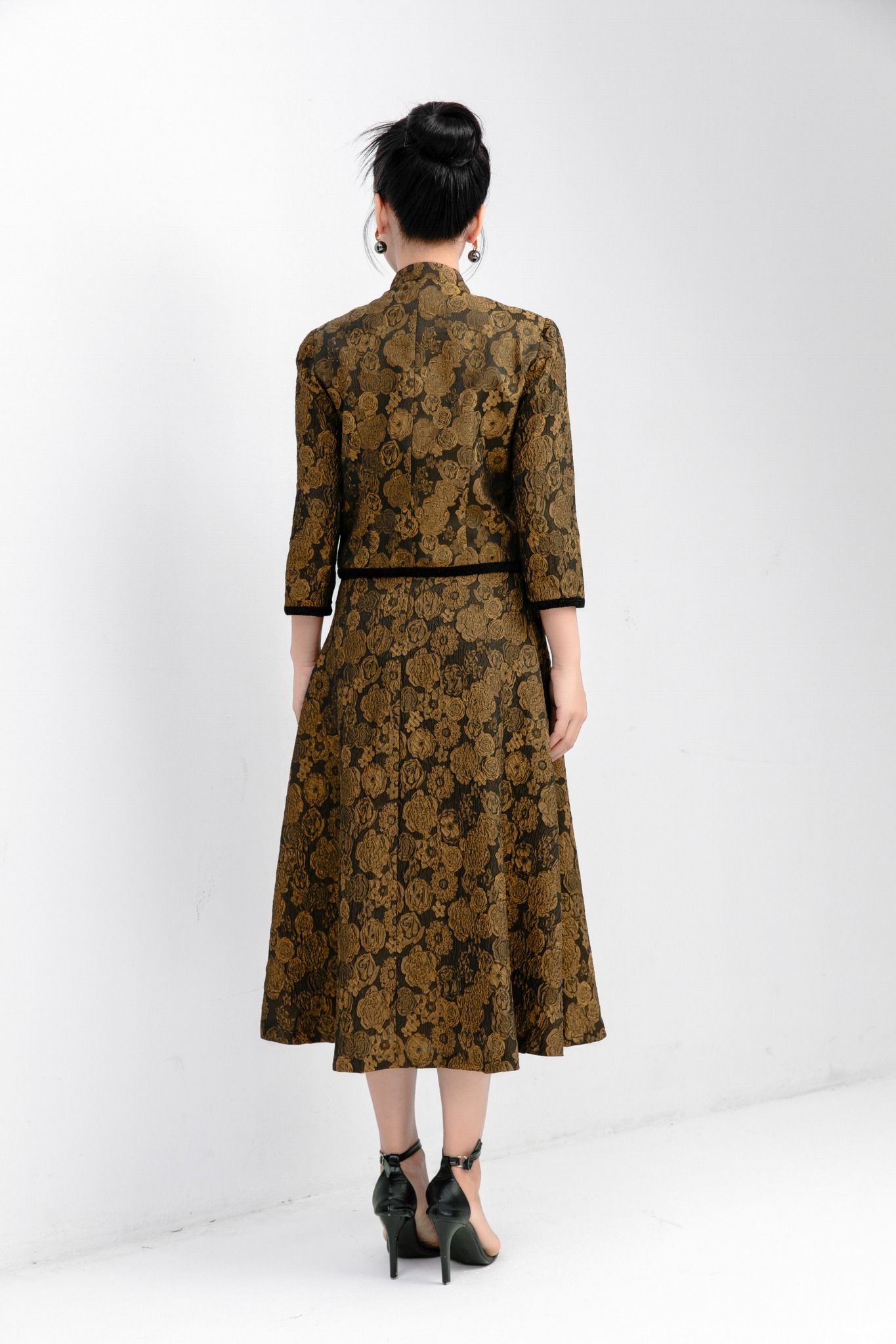 CHÂN VÁY GẤM HOA Z09802