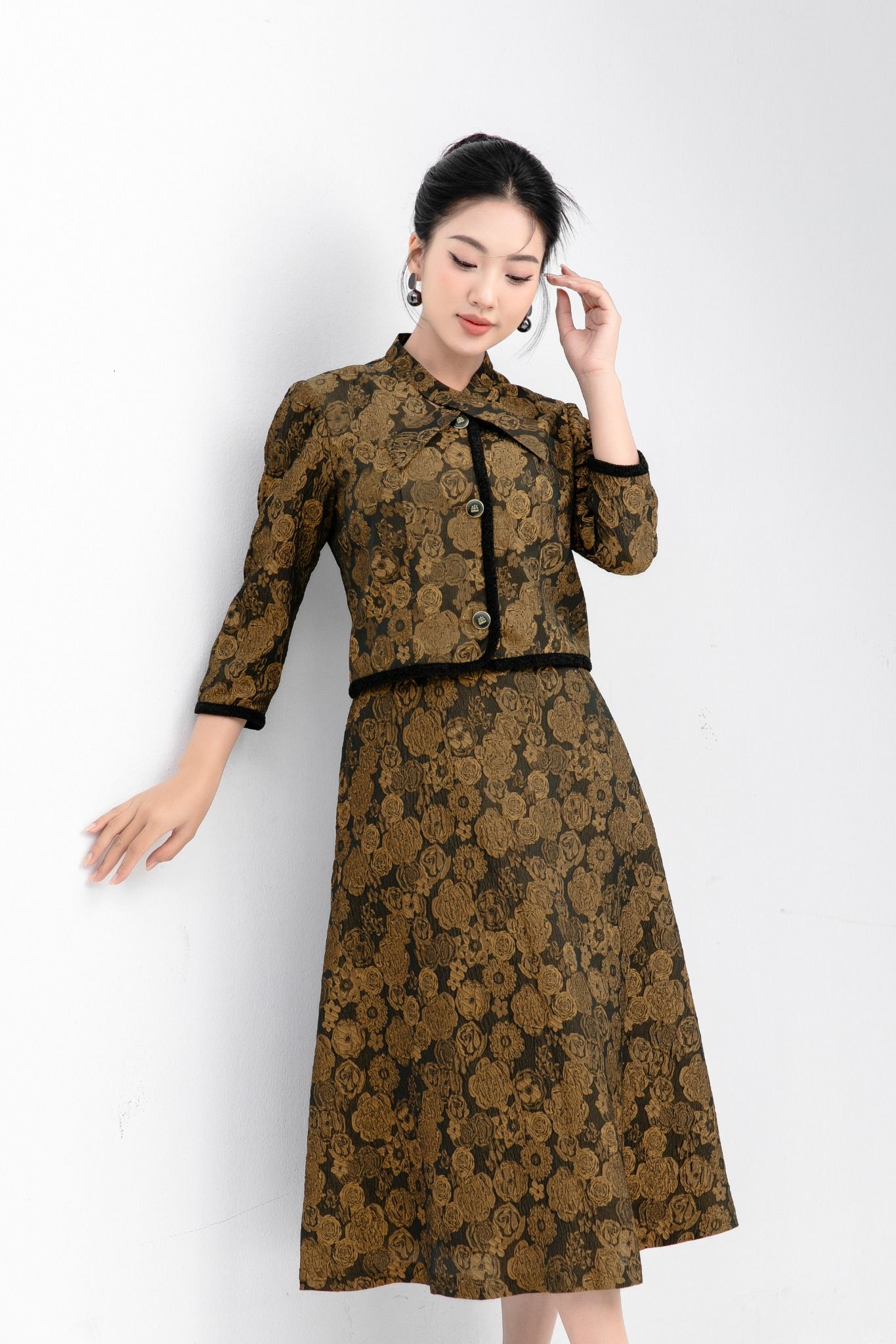 CHÂN VÁY GẤM HOA Z09802