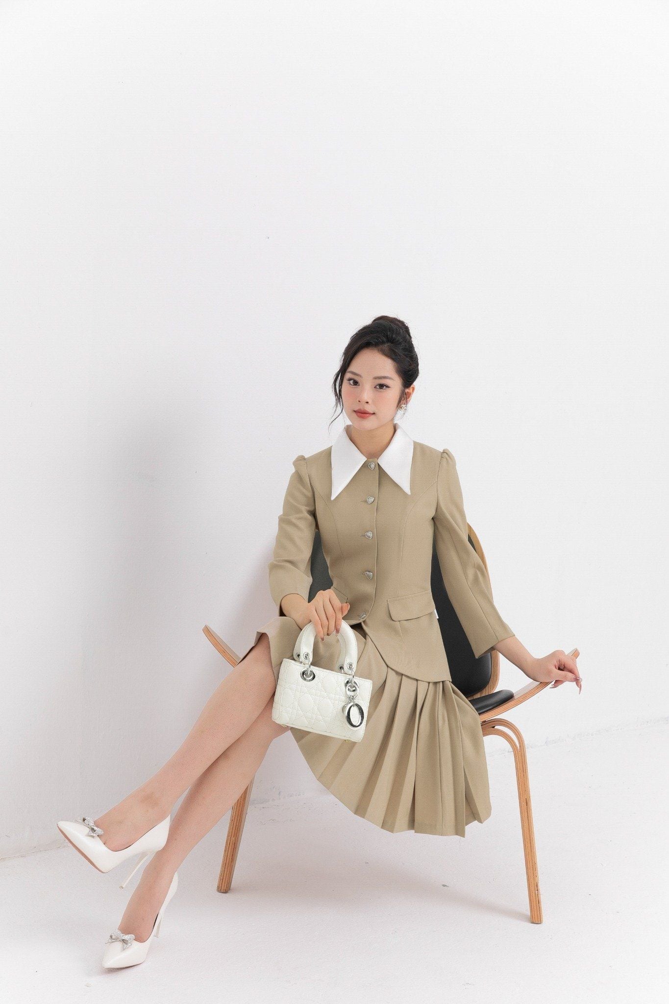 ÁO VEST CỔ NHỌN AK15792