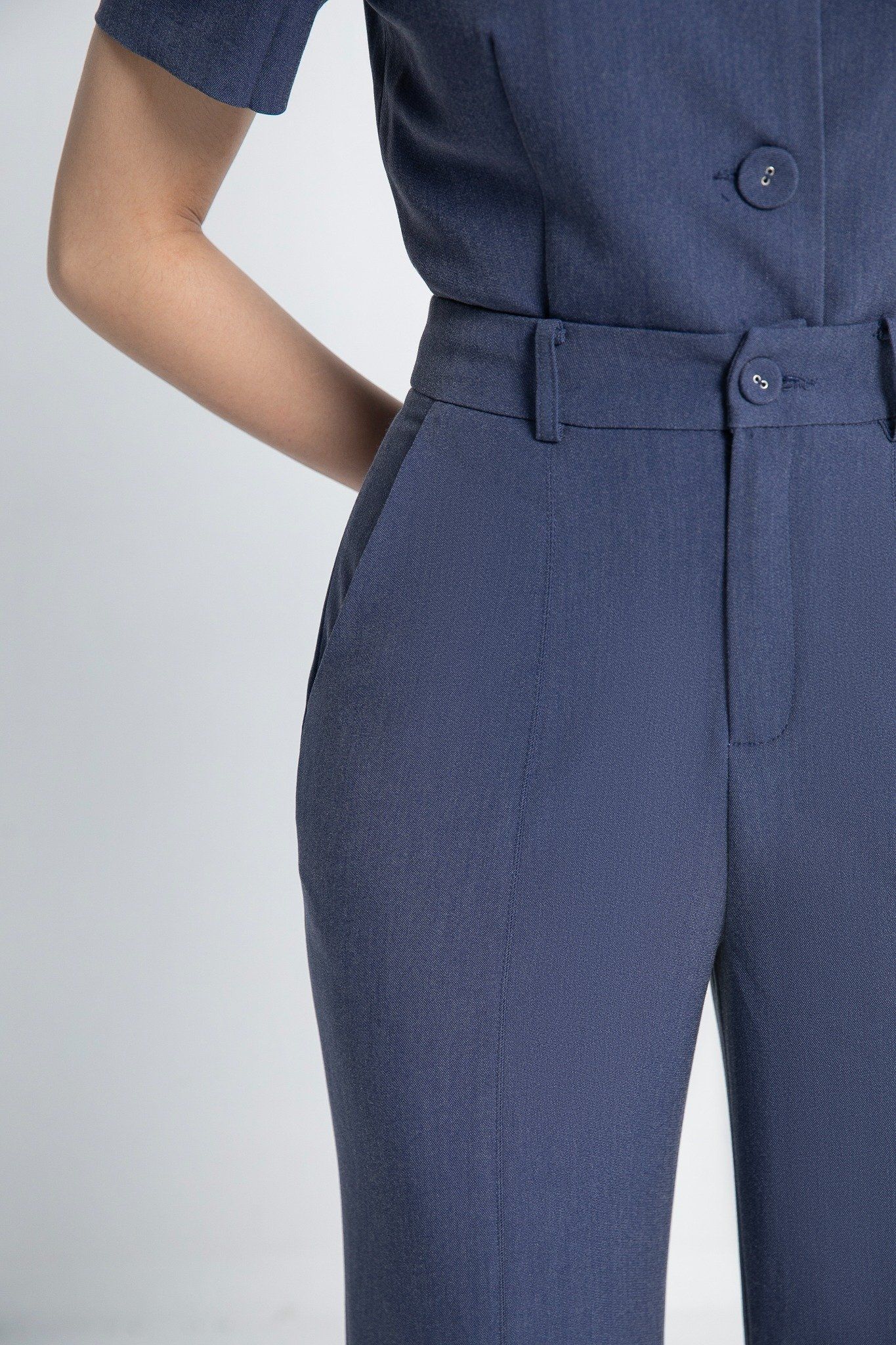 QUẦN ỐNG LOE XẺ GẤU Q16842