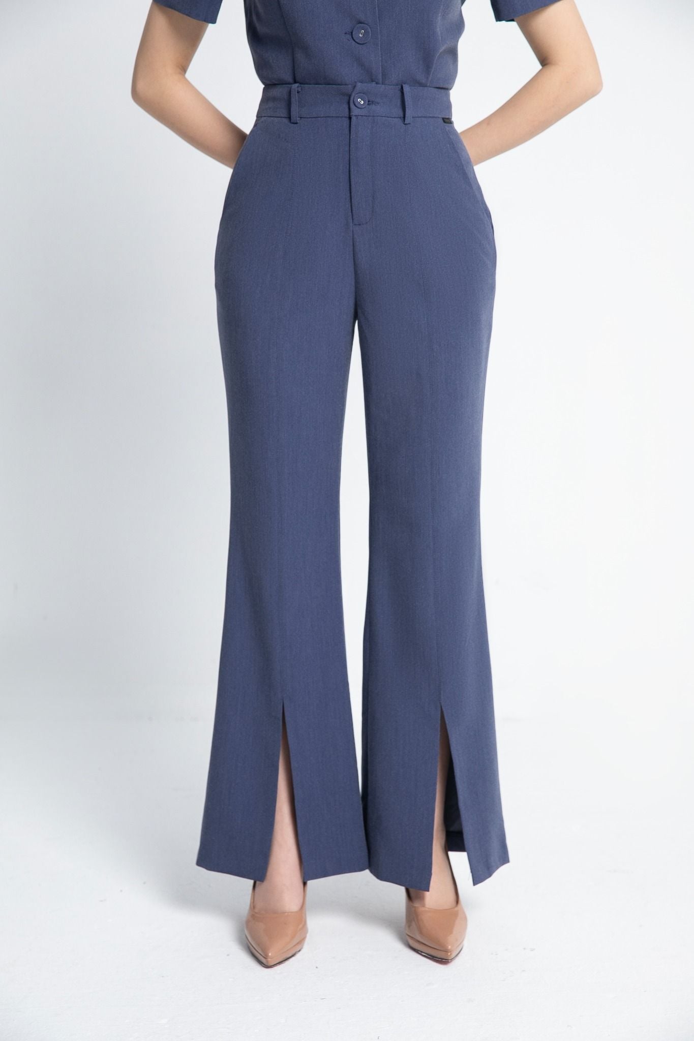 QUẦN ỐNG LOE XẺ GẤU Q16842