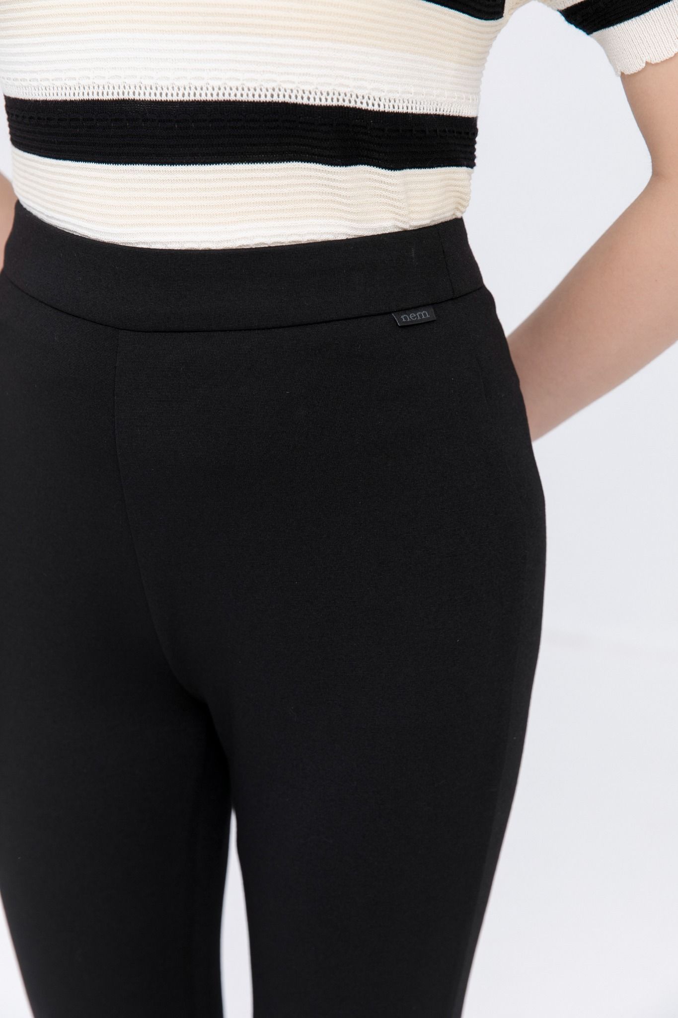 QUẦN LEGGING ĐEN Q13082