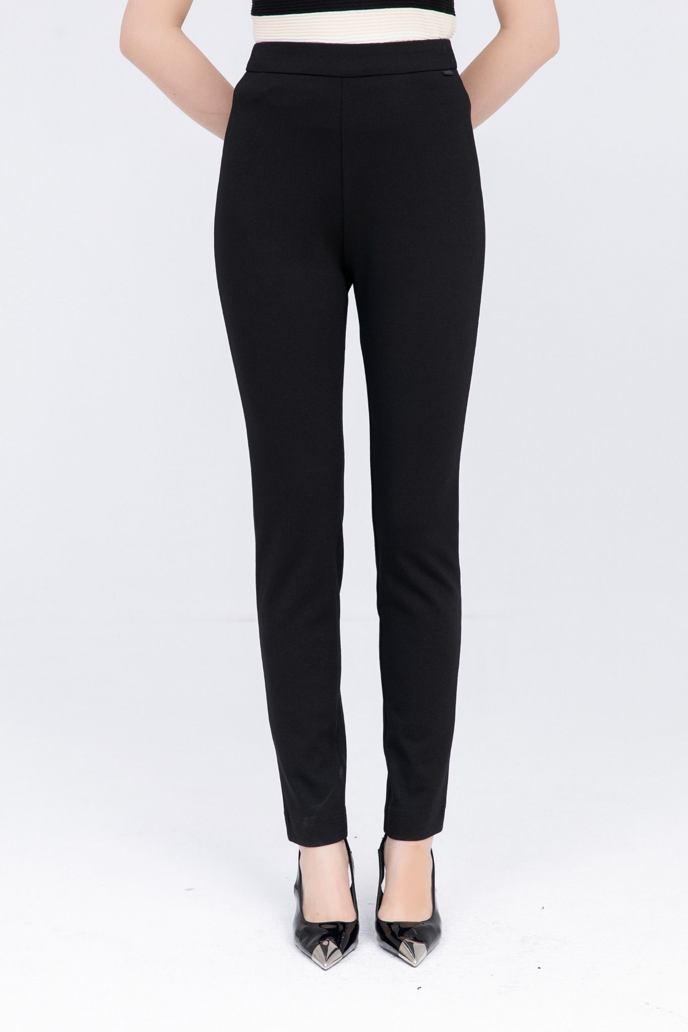 QUẦN LEGGING ĐEN Q13082