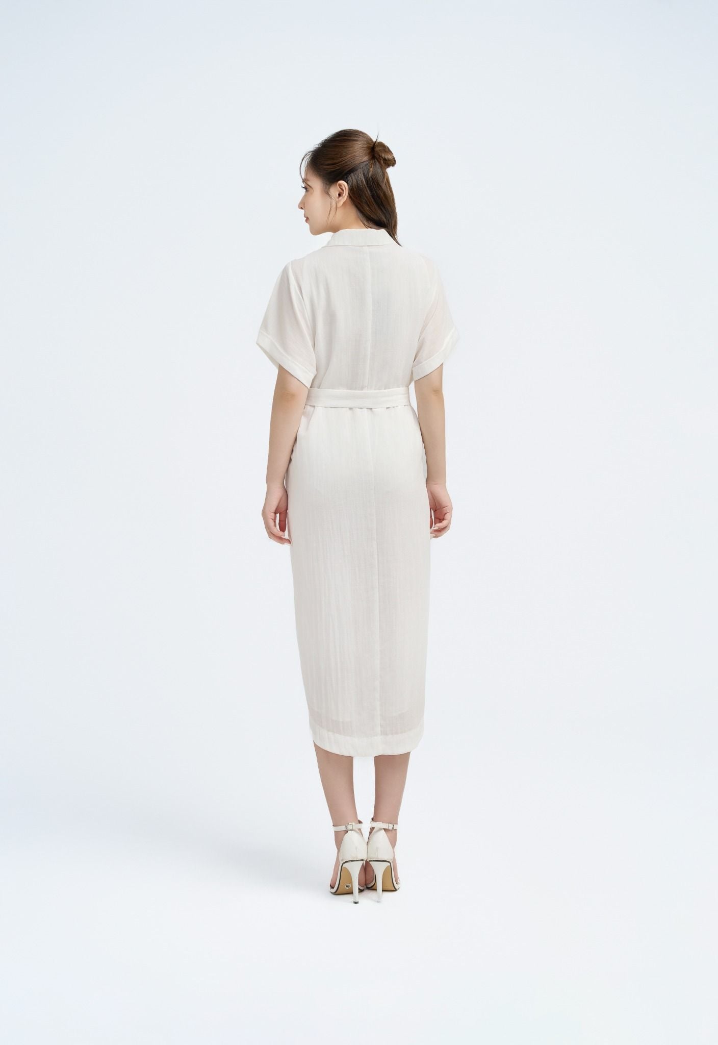 ĐẦM THÔ TRẮNG KÈM ĐAI D02302