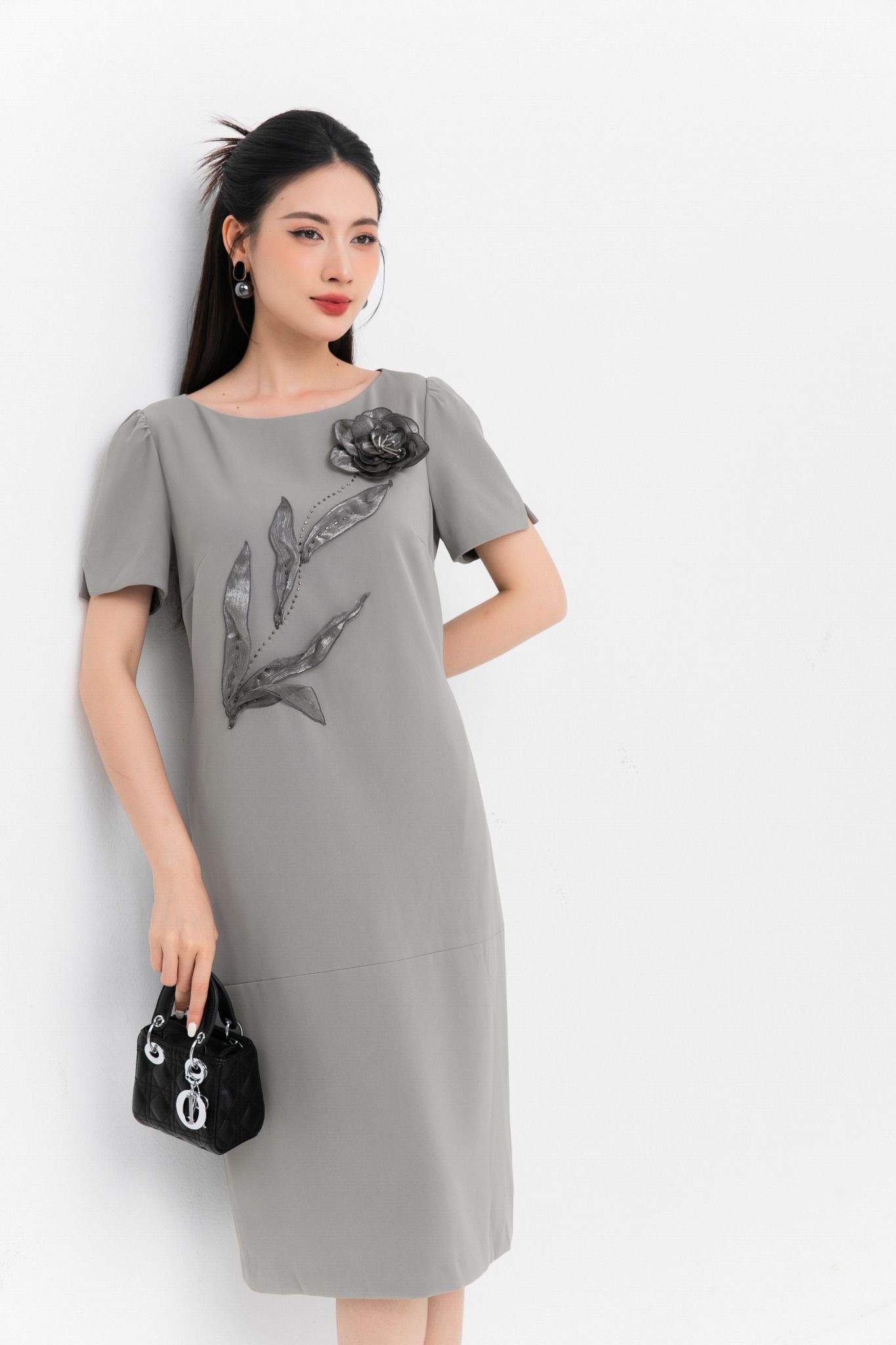 ĐẦM SUÔNG ĐÍNH HOA NỔI D03762