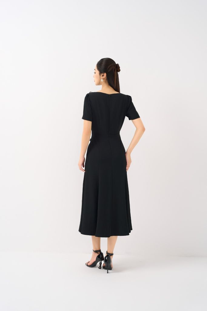  ĐẦM ĐUÔI CÁ ĐÍNH HOA NỔI D04672 