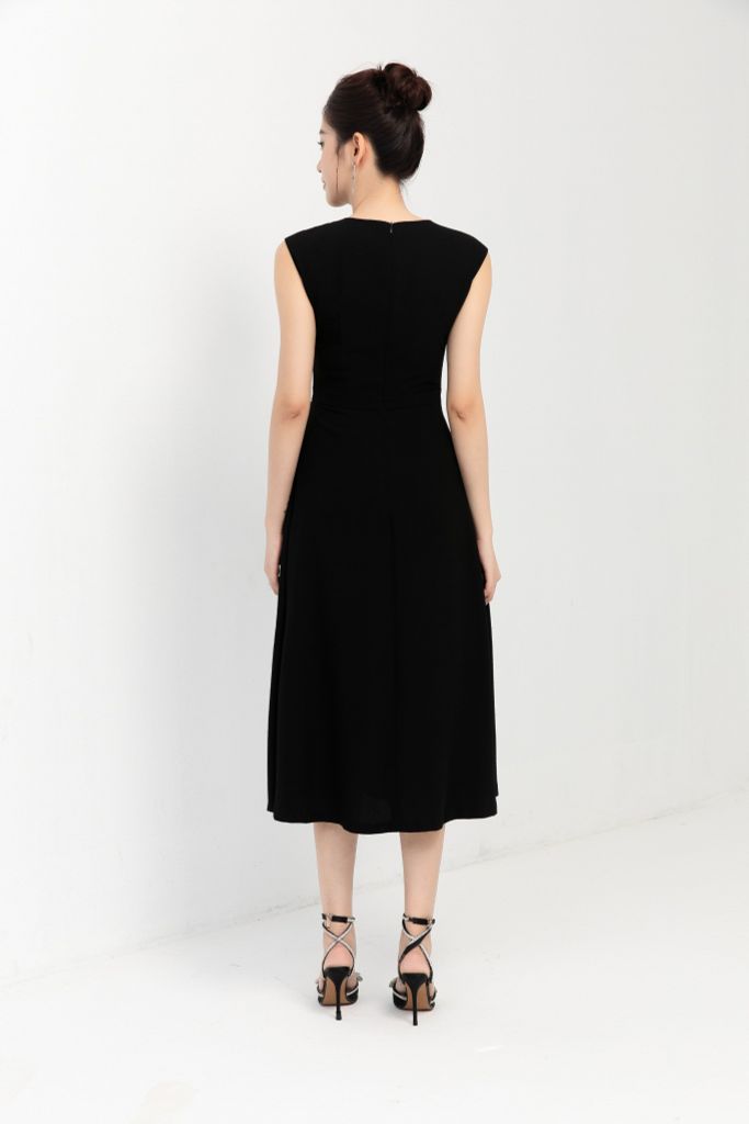  ĐẦM ĐEN ĐÍNH CƯỜM D04732 