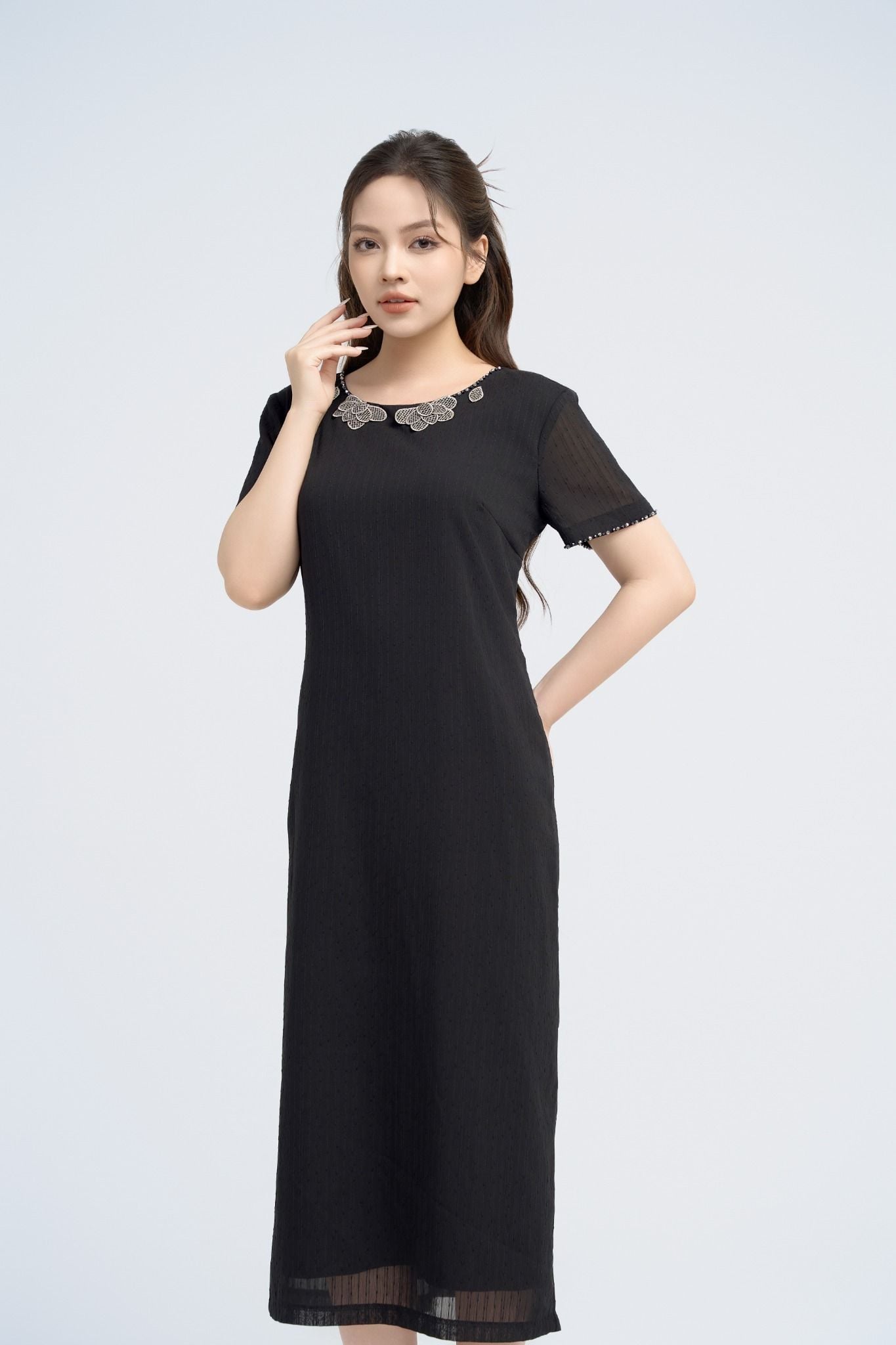 ĐẦM SUÔNG CỔ PHỐI HOA THÊU D05202