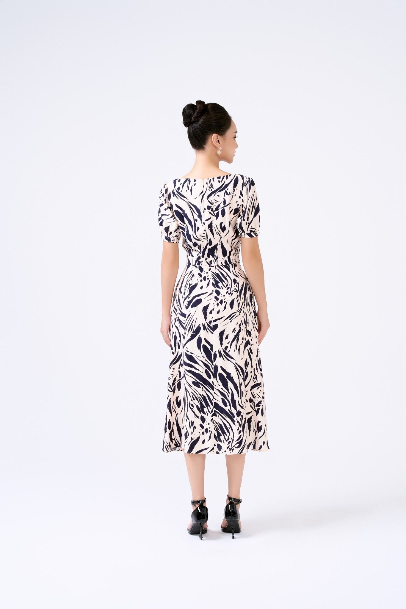 ĐẦM HỌA TIẾT KÈM ĐAI D06032