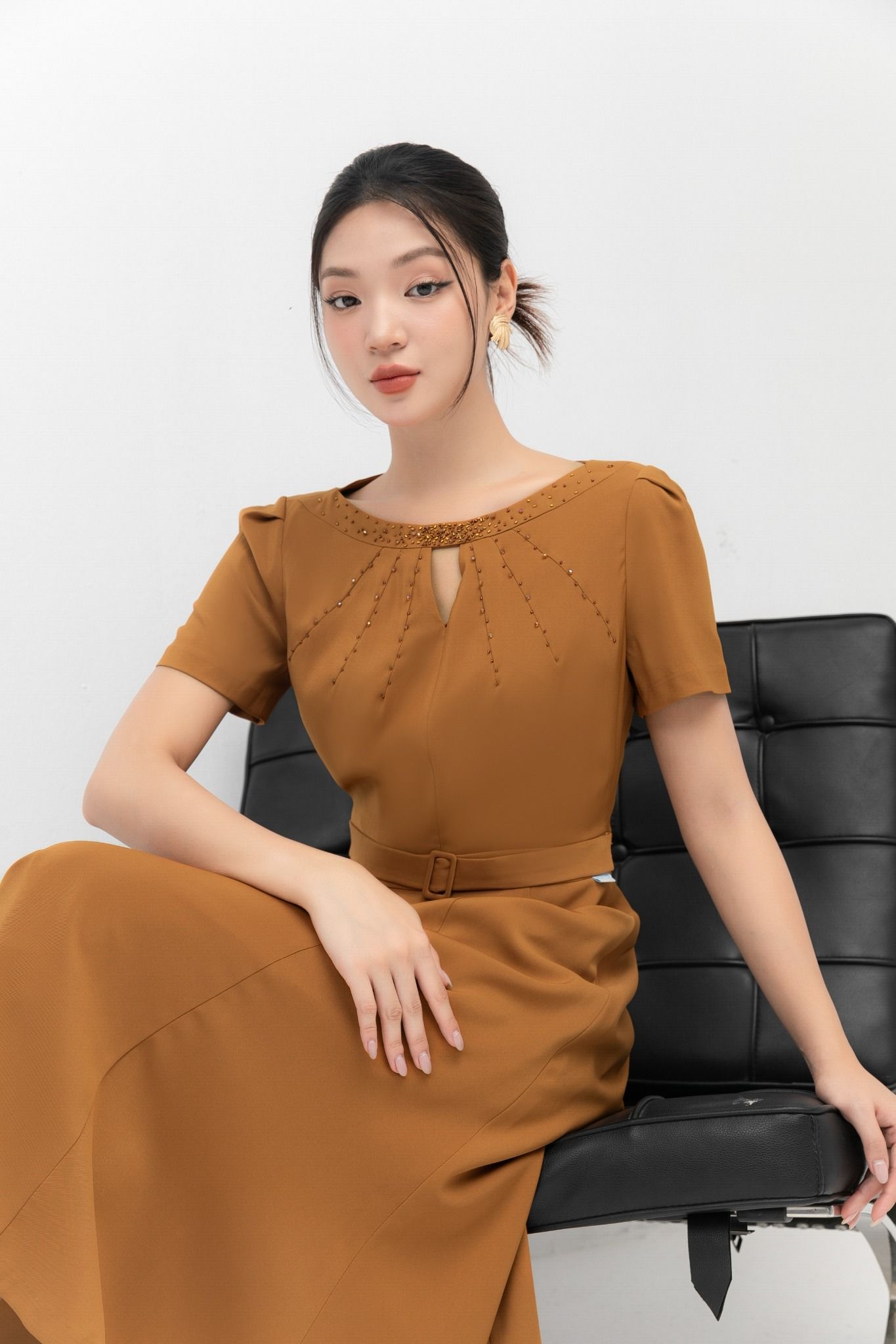 ĐẦM THIẾT KẾ ĐÍNH CƯỜM D06232