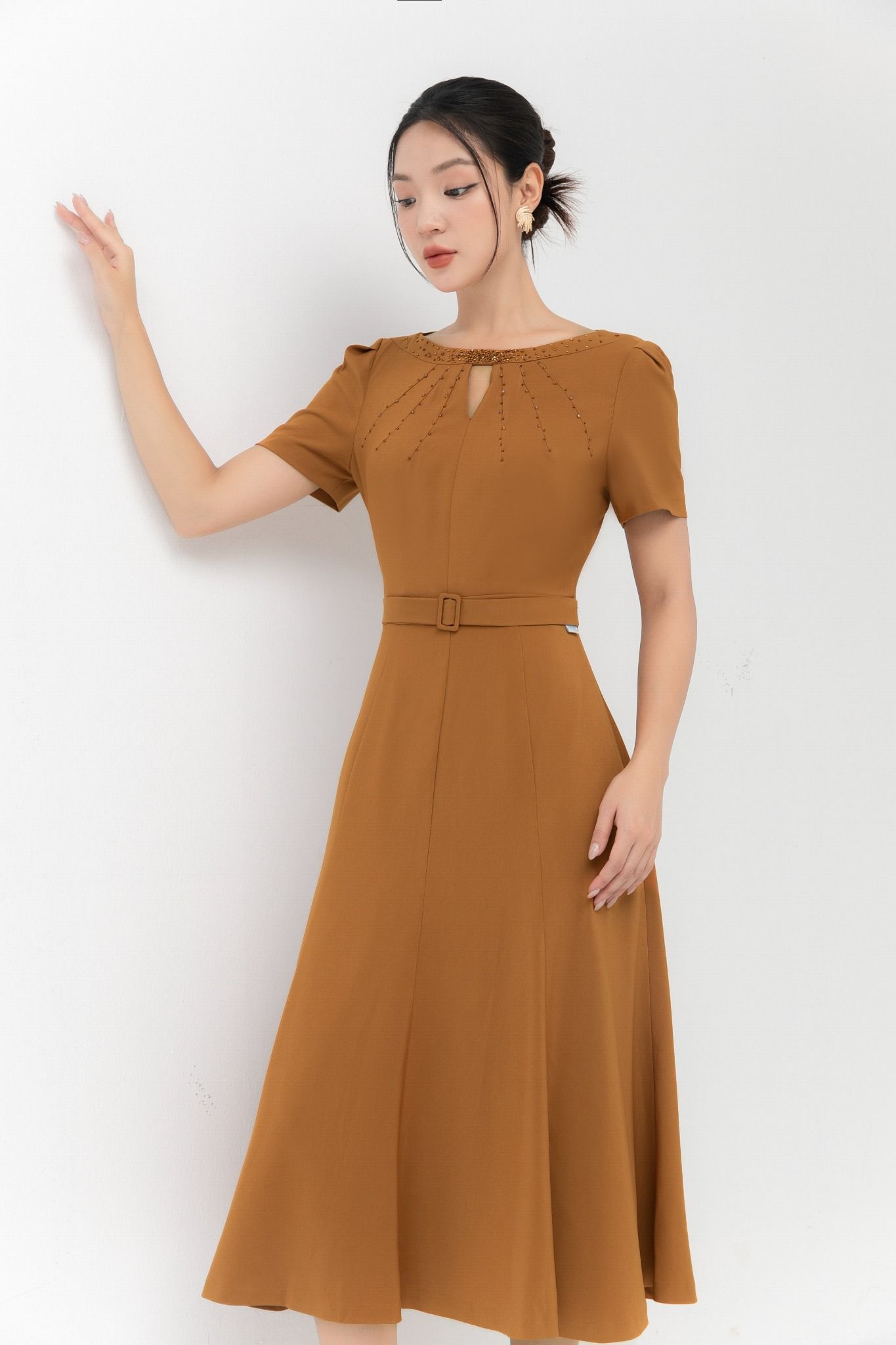 ĐẦM THIẾT KẾ ĐÍNH CƯỜM D06232