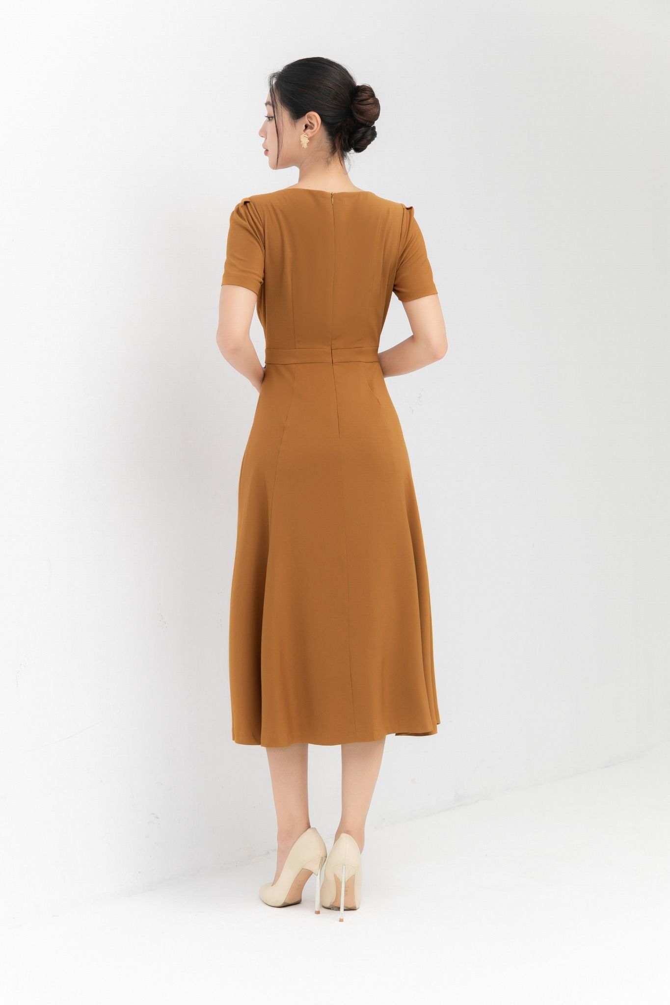 ĐẦM THIẾT KẾ ĐÍNH CƯỜM D06232