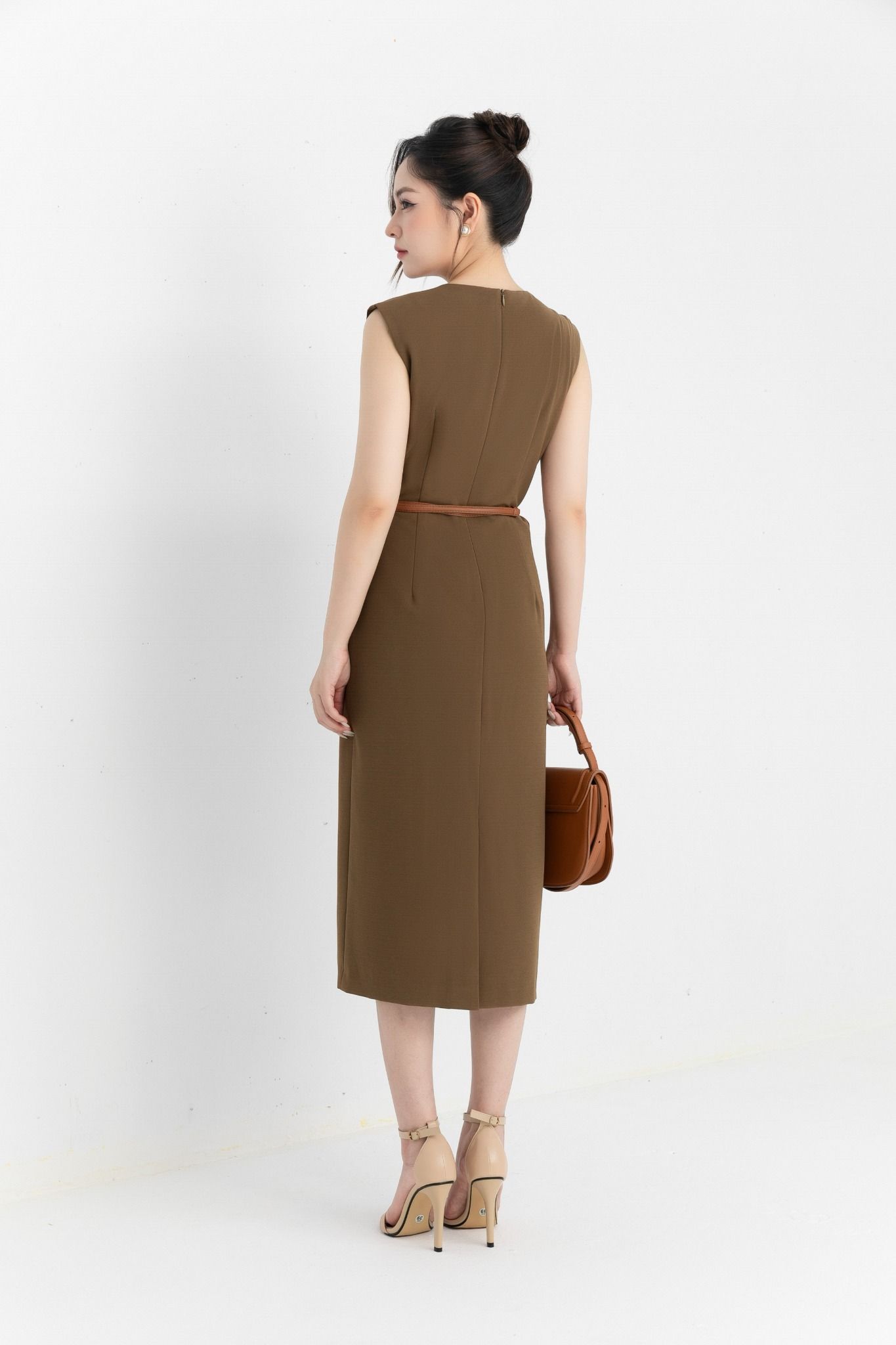 ĐẦM KHÔNG TAY D06382