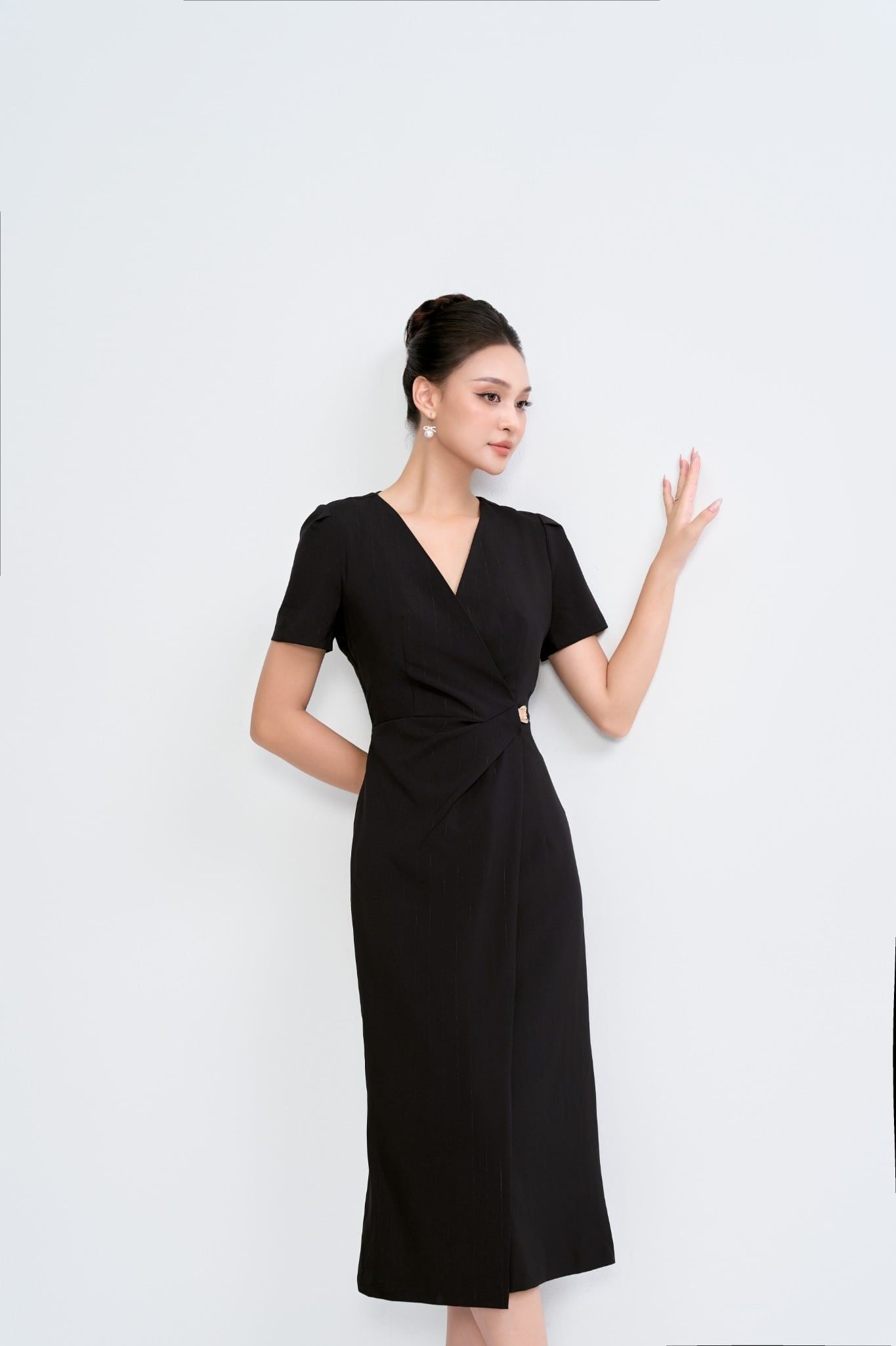 ĐẦM XOẮN EO D06402