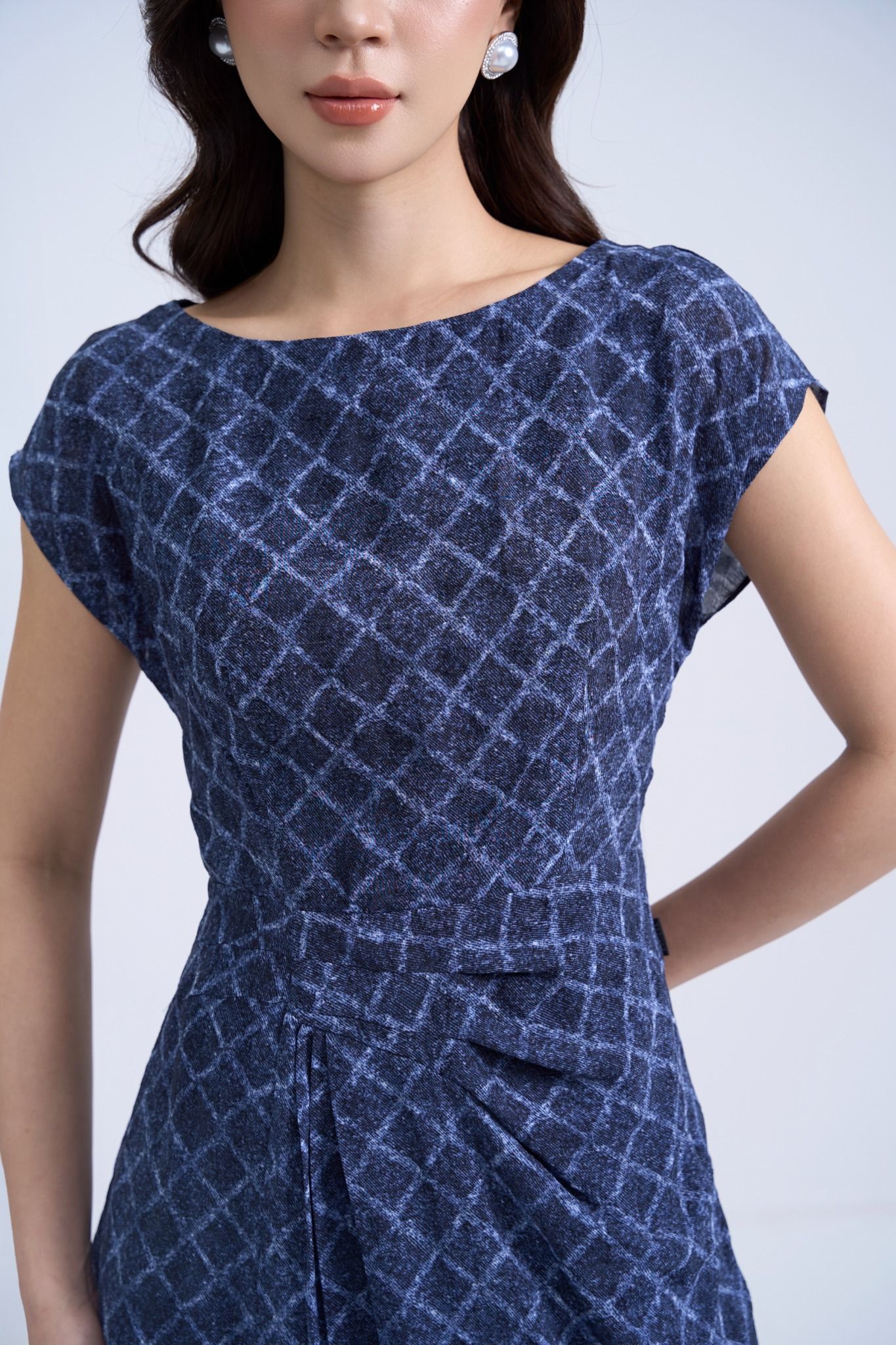 ĐẦM HỌA TIẾT NHÚN EO D06592