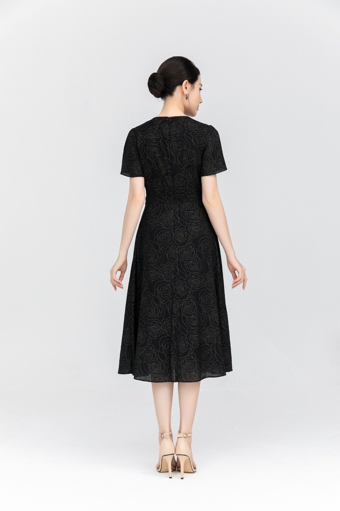 ĐẦM ĐEN HỌA TIẾT HOA D06642