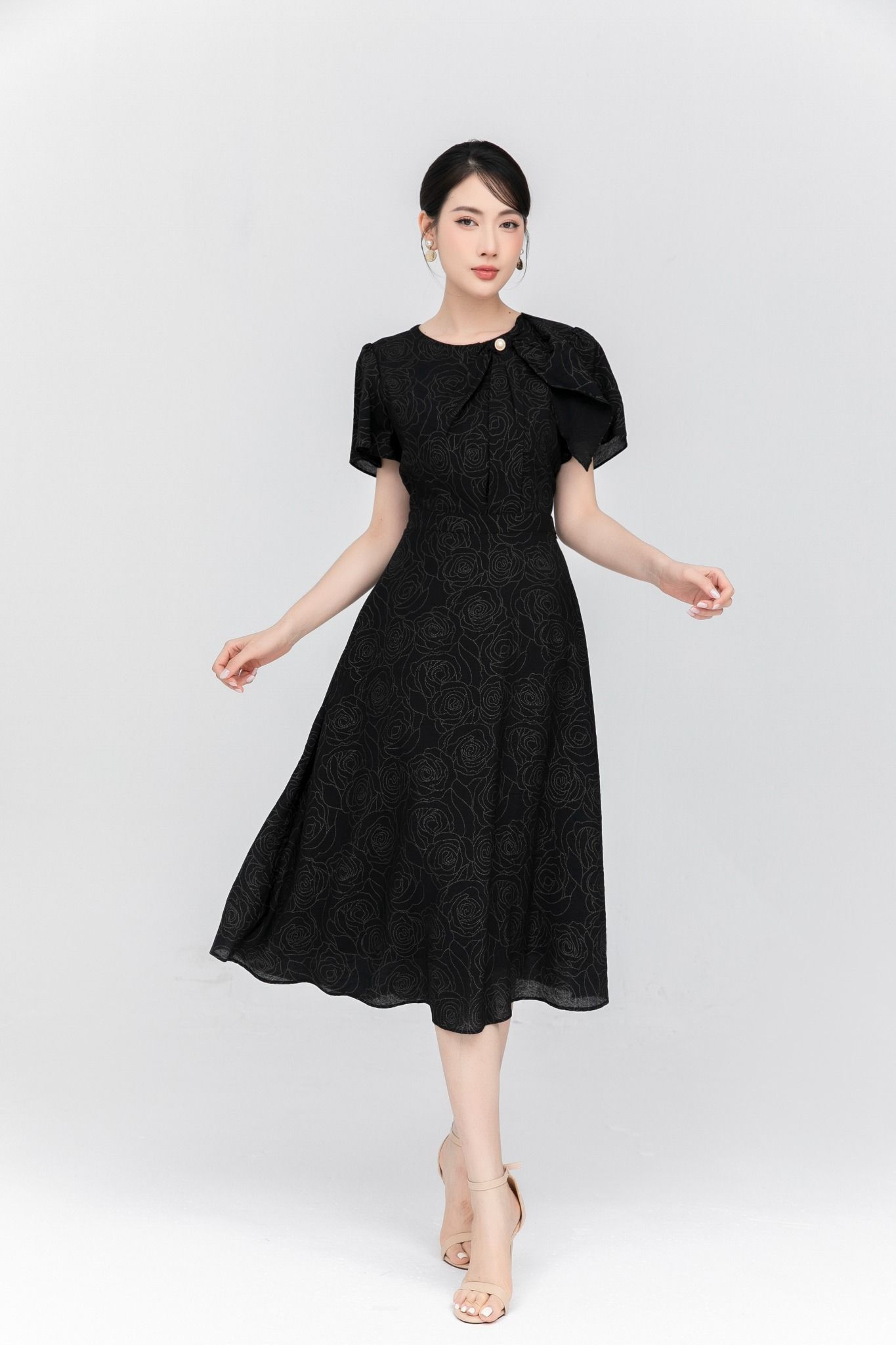 ĐẦM ĐEN HỌA TIẾT HOA D06642