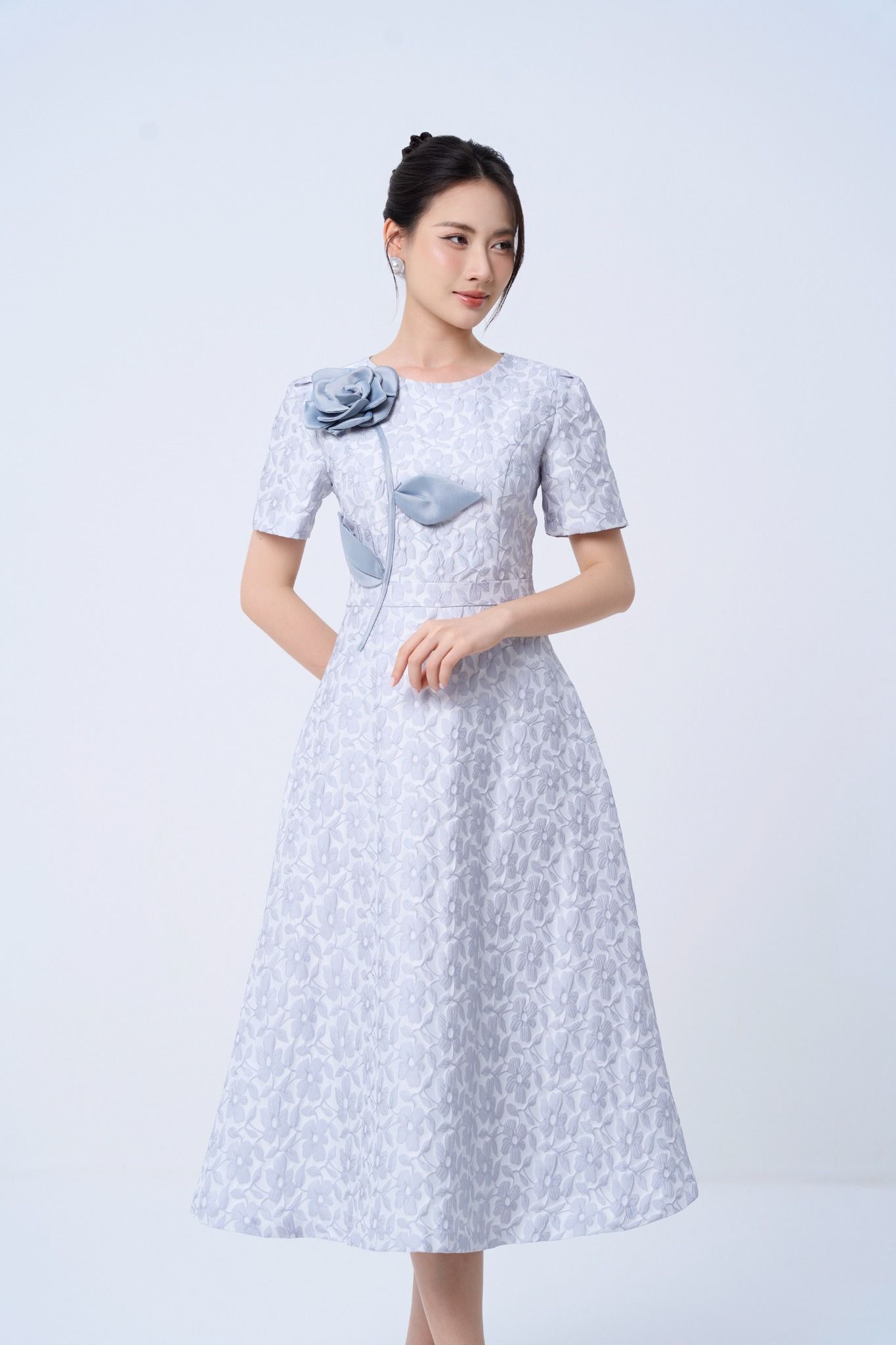 ĐẦM GẤM PHỐI HOA NỔI D07442