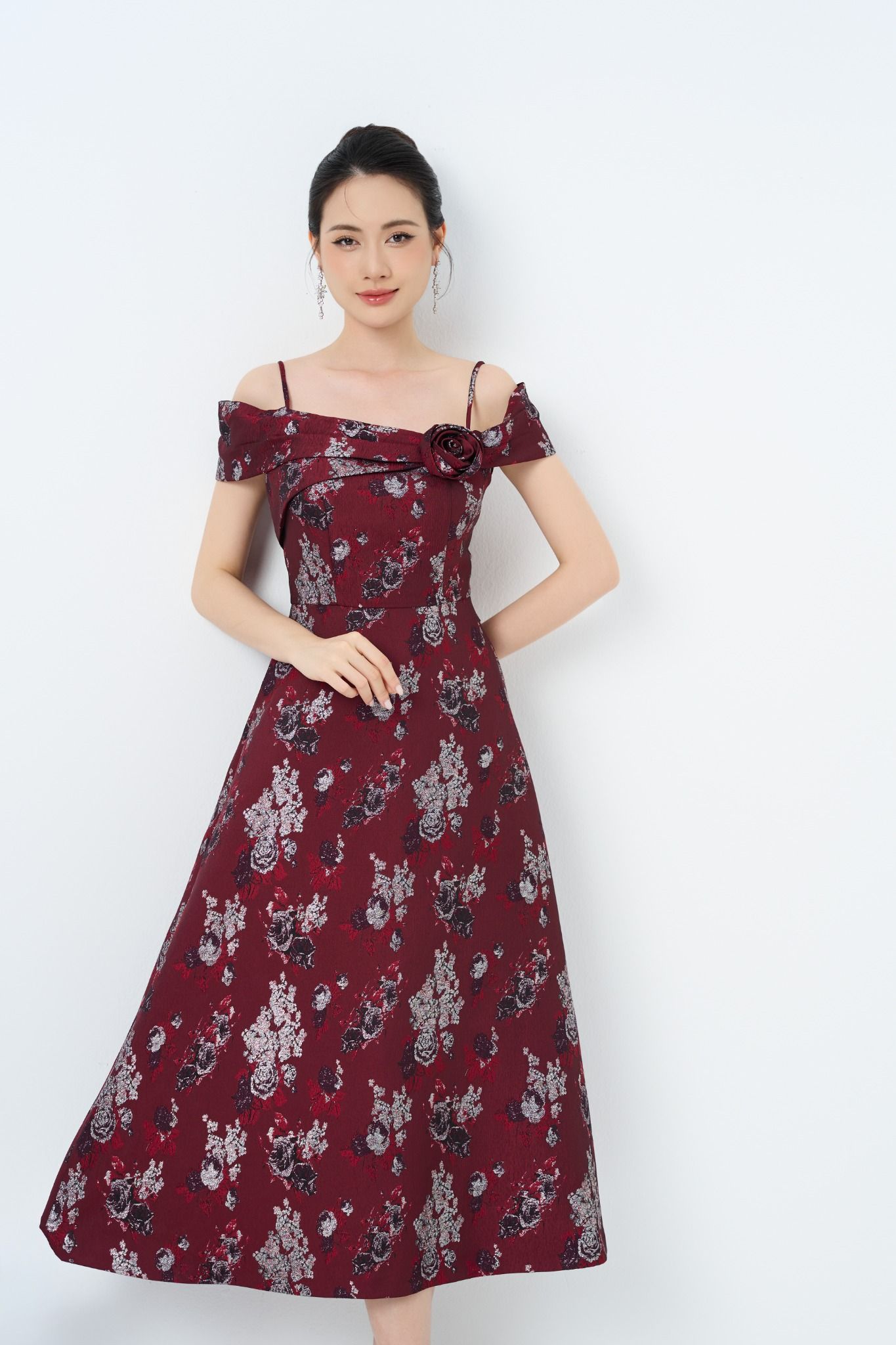 ĐẦM TIỆC TRỄ VAI D08812