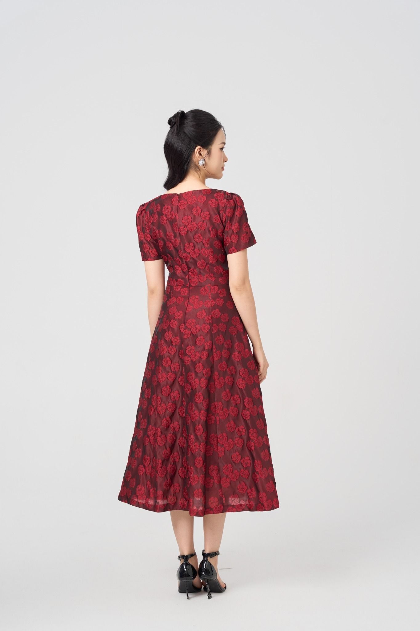 ĐẦM GẤM HOA KÈM ĐAI D08992