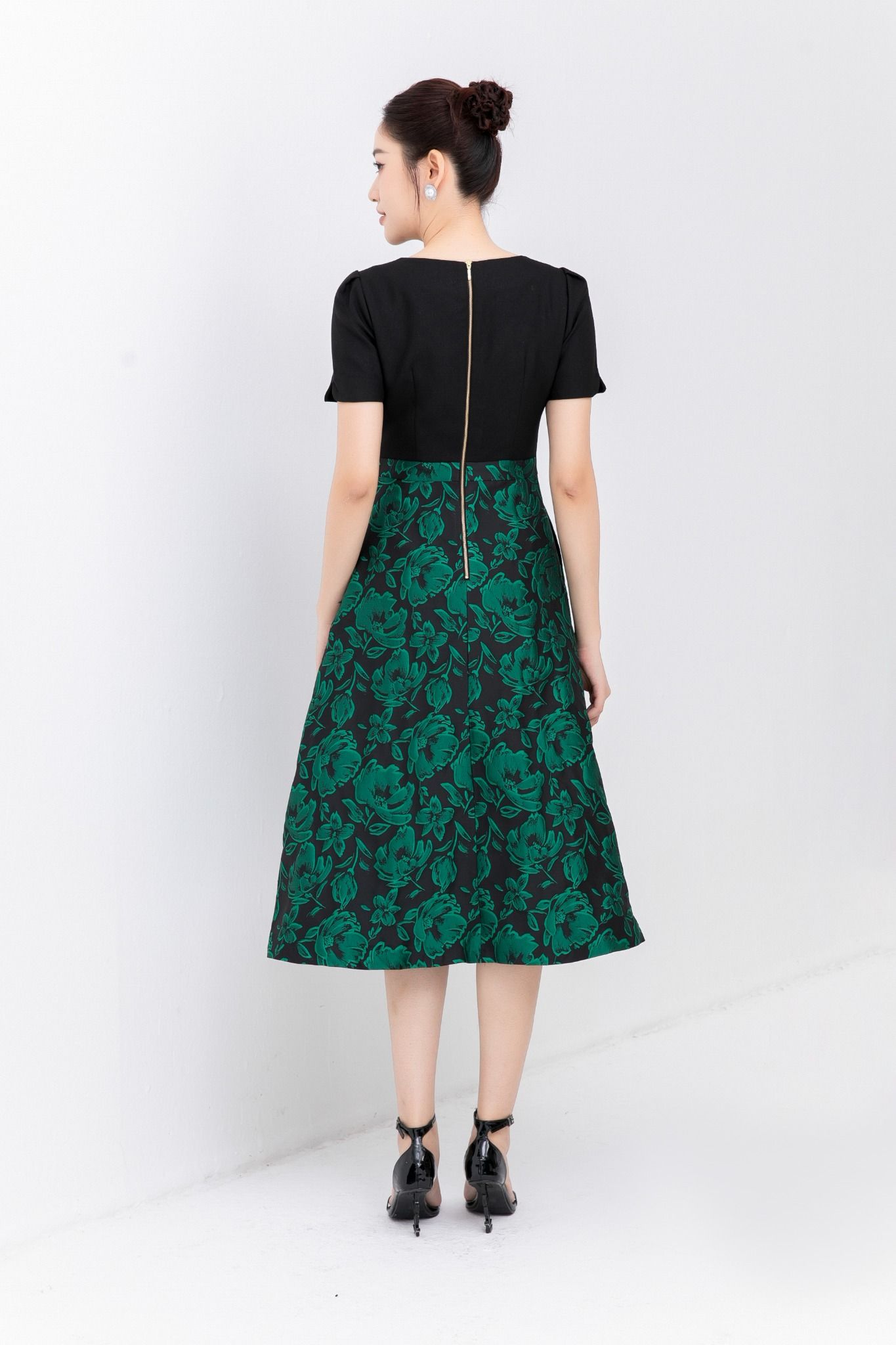 ĐẦM TIỆC GẤM HOA D09142