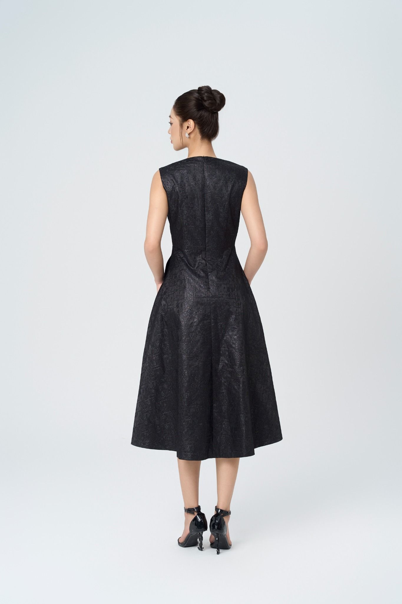 ĐẦM TIỆC THÊU HOA D10212