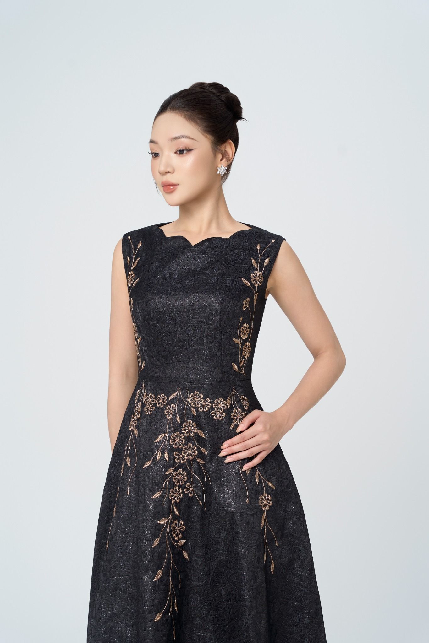 ĐẦM TIỆC THÊU HOA D10212