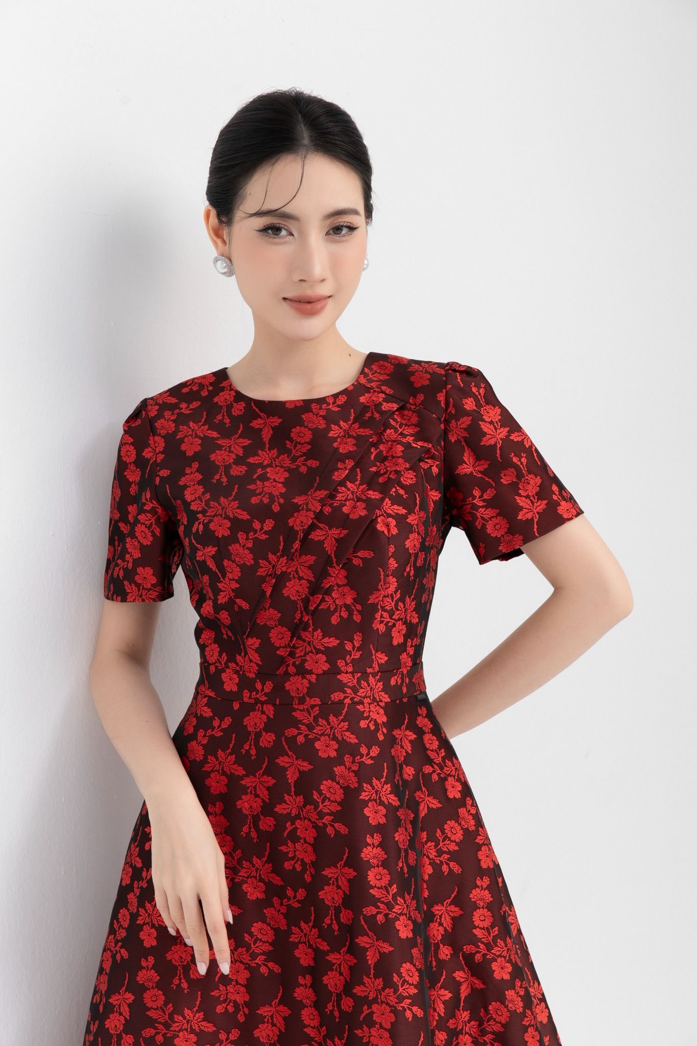 ĐẦM GẤM HOA ĐỎ D10372