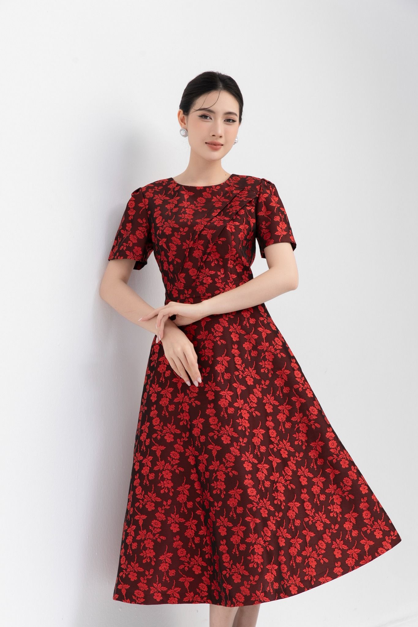 ĐẦM GẤM HOA ĐỎ D10372