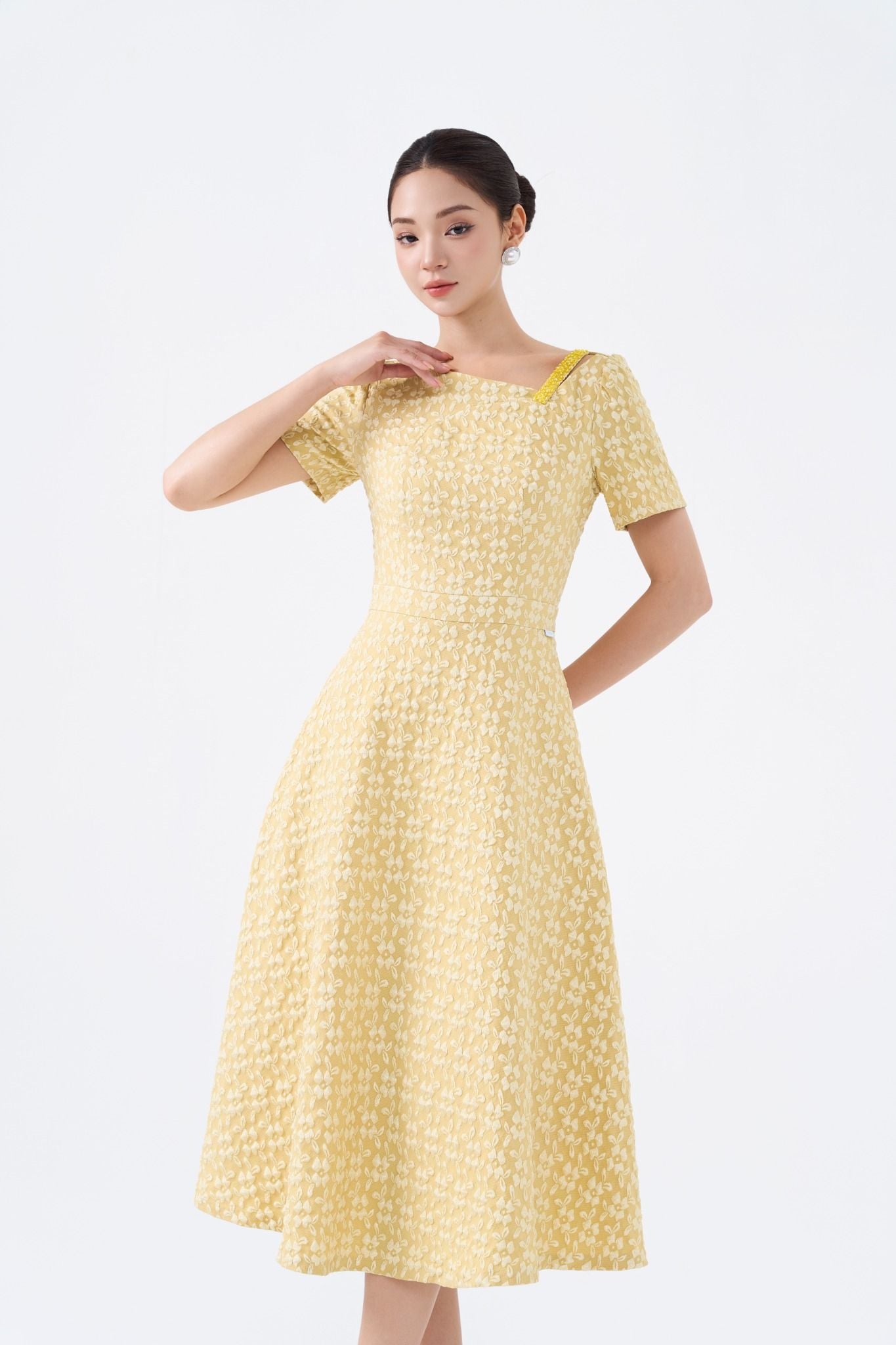 ĐẦM TIỆC DẬP HOA NỔI D10572