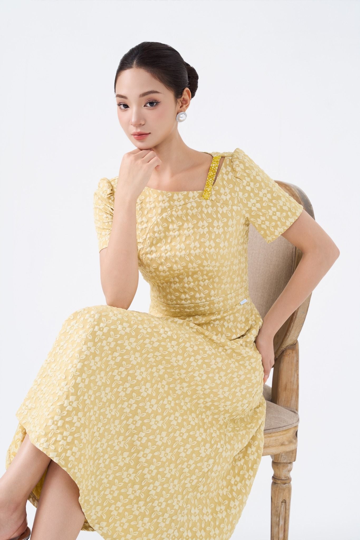 ĐẦM TIỆC DẬP HOA NỔI D10572