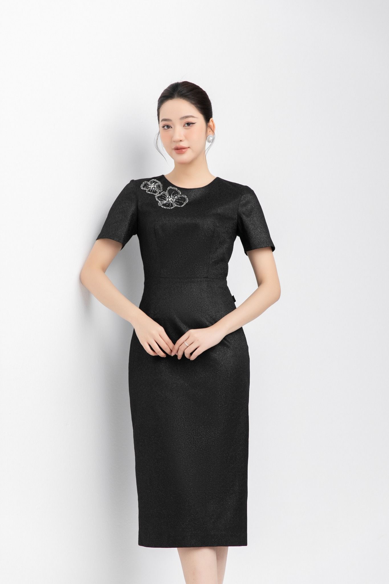 ĐẦM TIỆC ĐEN ĐÍNH CƯỜM D12422