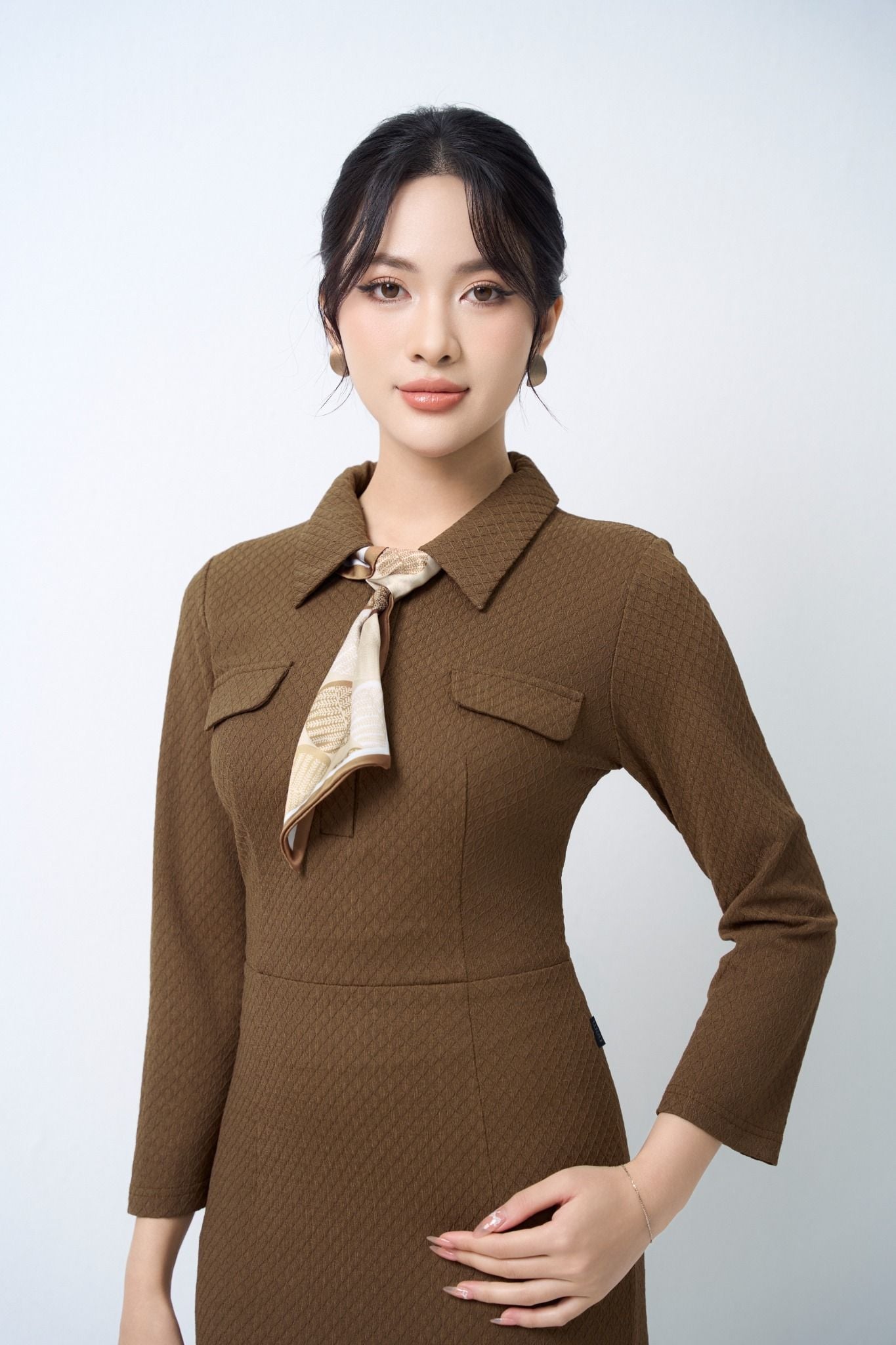 ĐẦM ÔM CỔ BẺ D12502