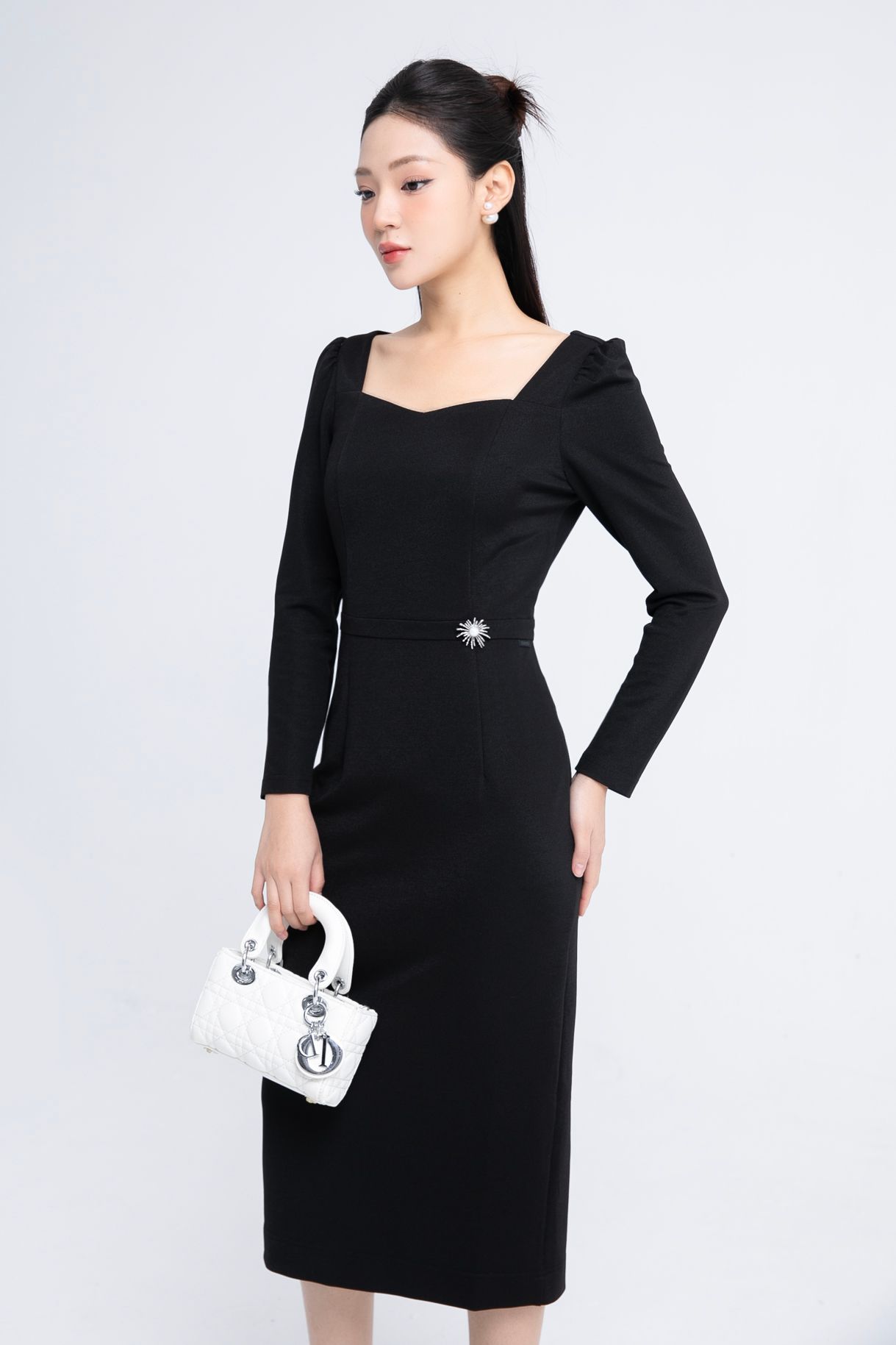 ĐẦM ÔM VAI BÔNG D13392