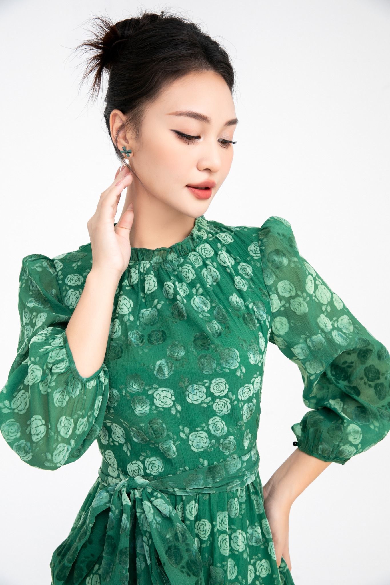 ĐẦM HOA CỔ NHÚN D14442