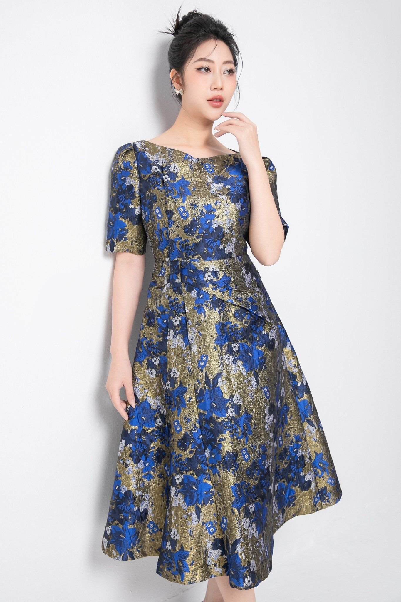 ĐẦM GẤM HOA D15502